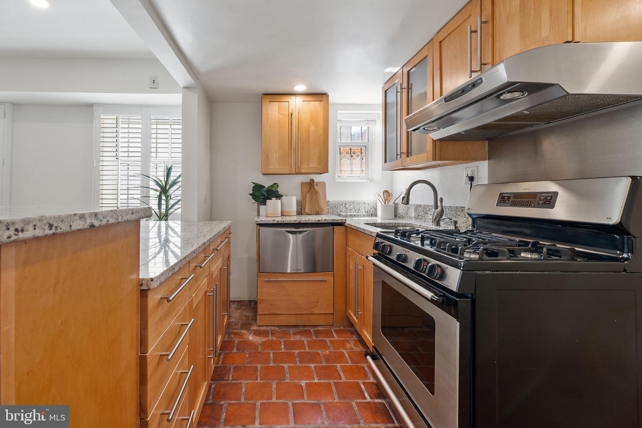 327 10TH STREET SE 3