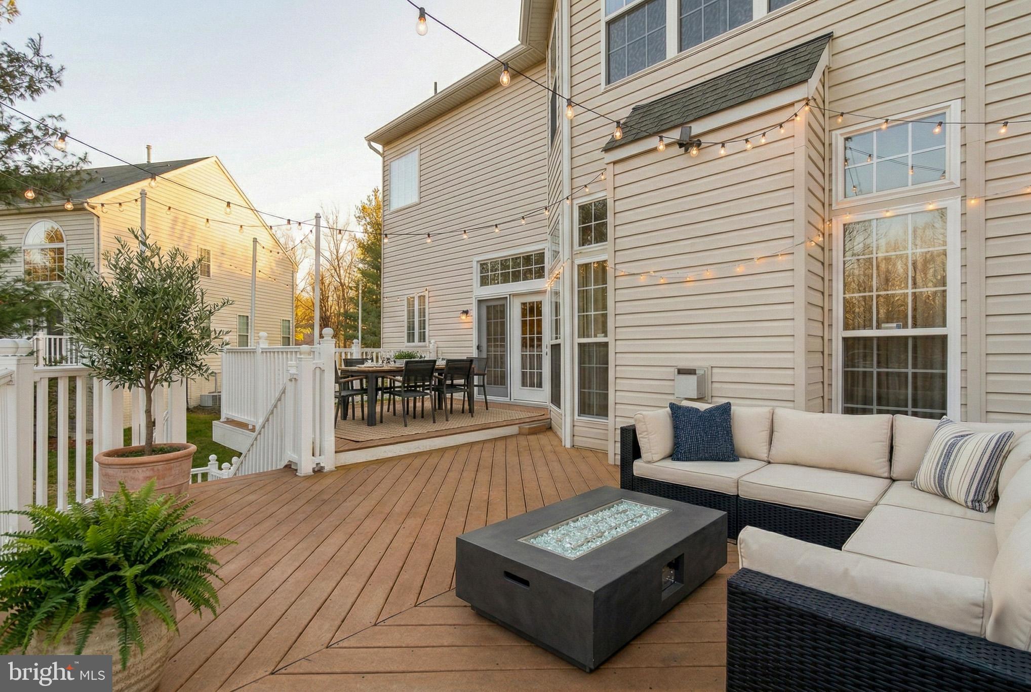 2182 OAK FOREST DRIVE