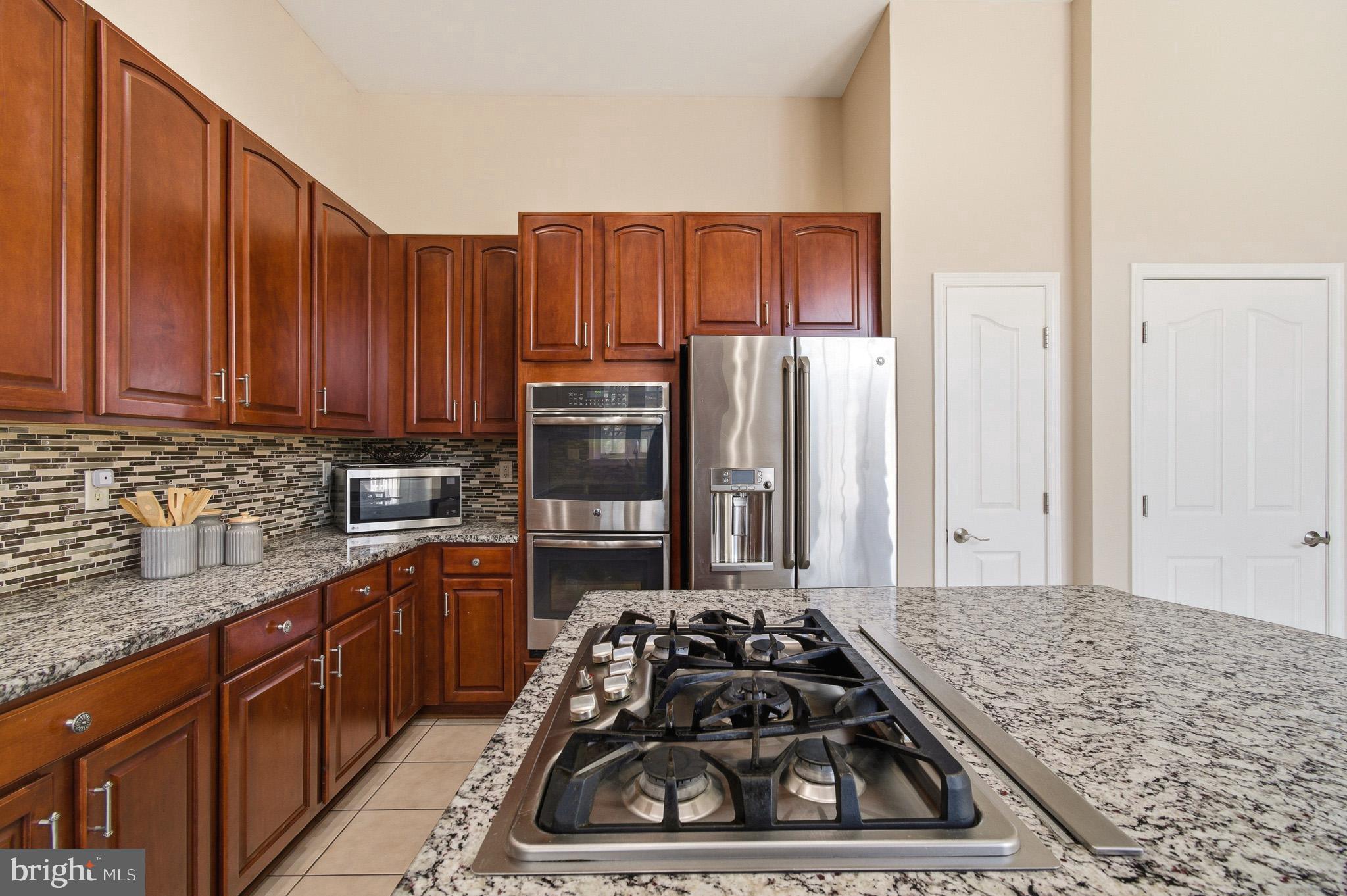 HOLLIFIELD ESTATES - Residential