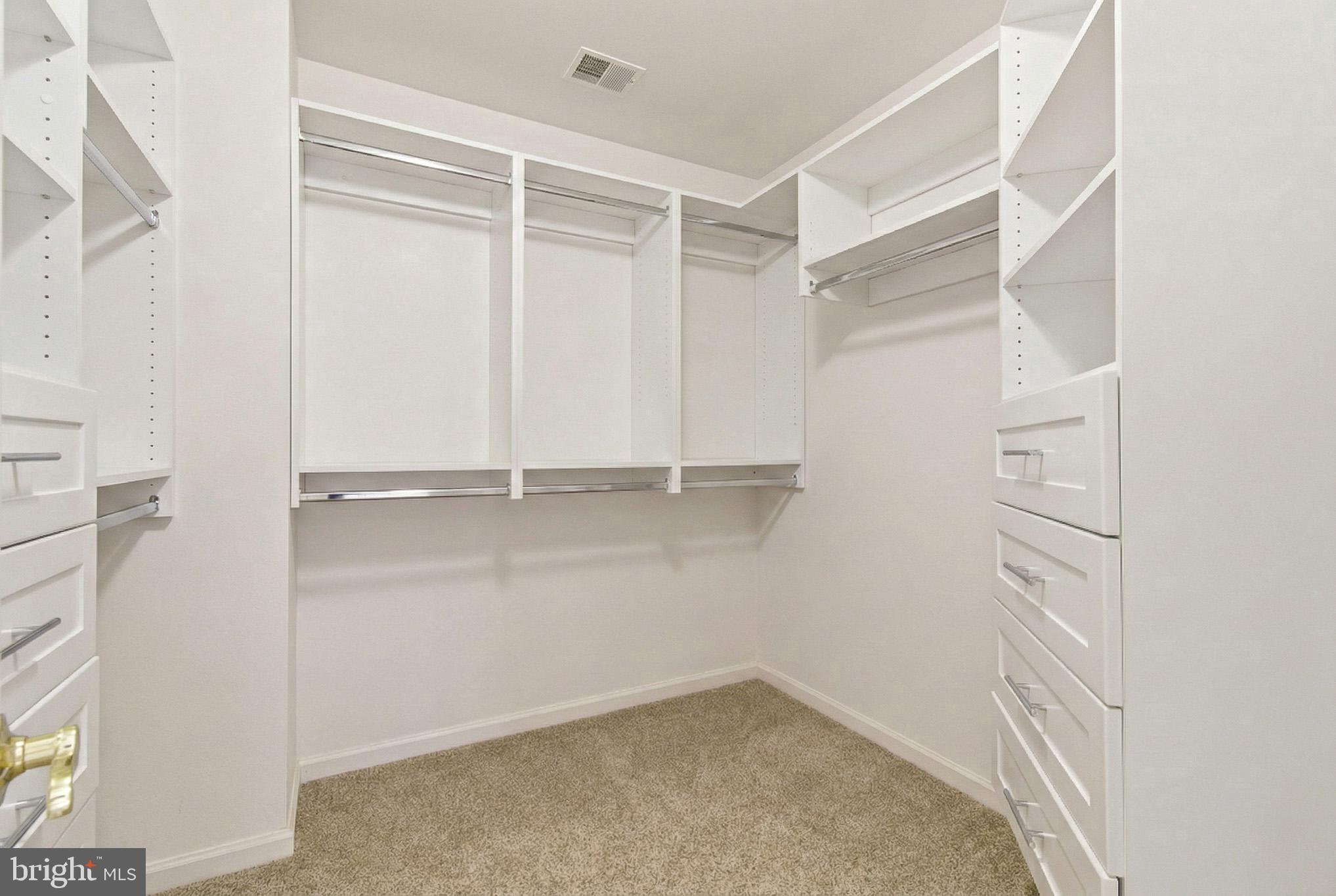 HOLLIFIELD ESTATES - Residential