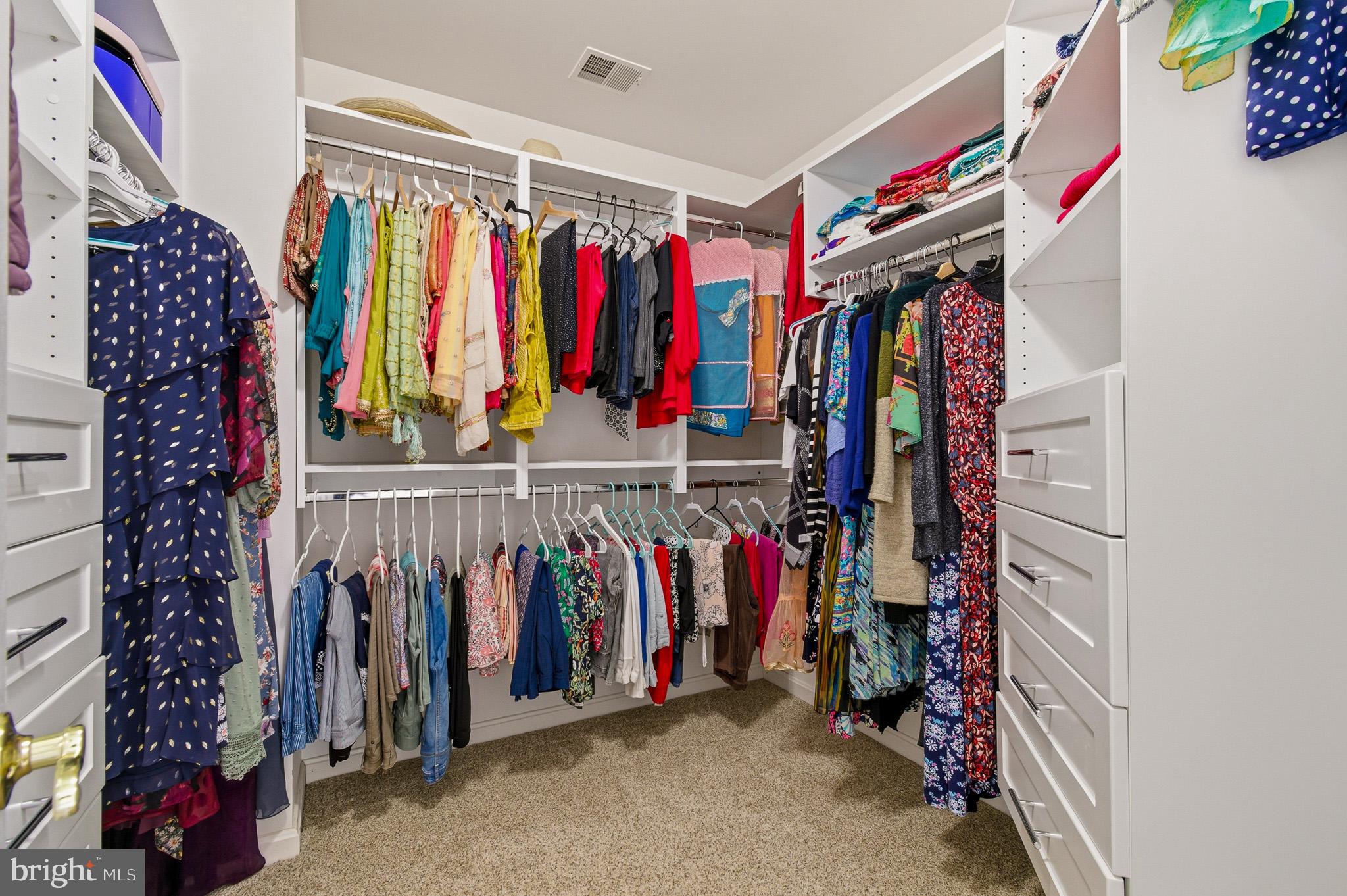 HOLLIFIELD ESTATES - Residential