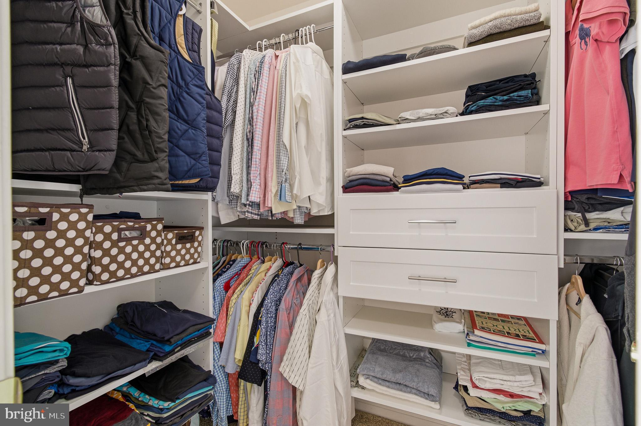 HOLLIFIELD ESTATES - Residential