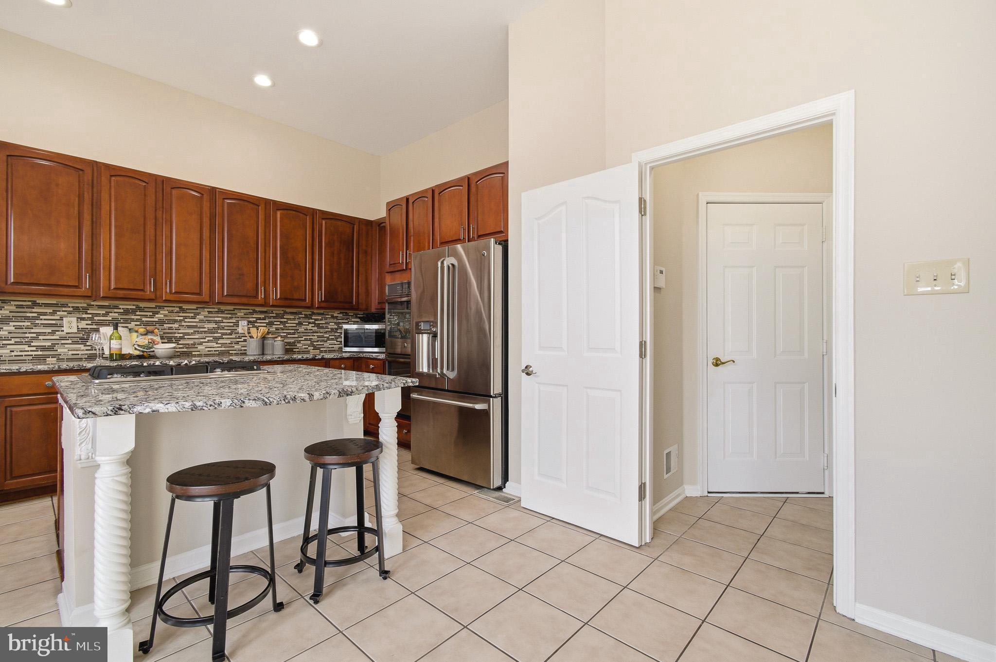 HOLLIFIELD ESTATES - Residential