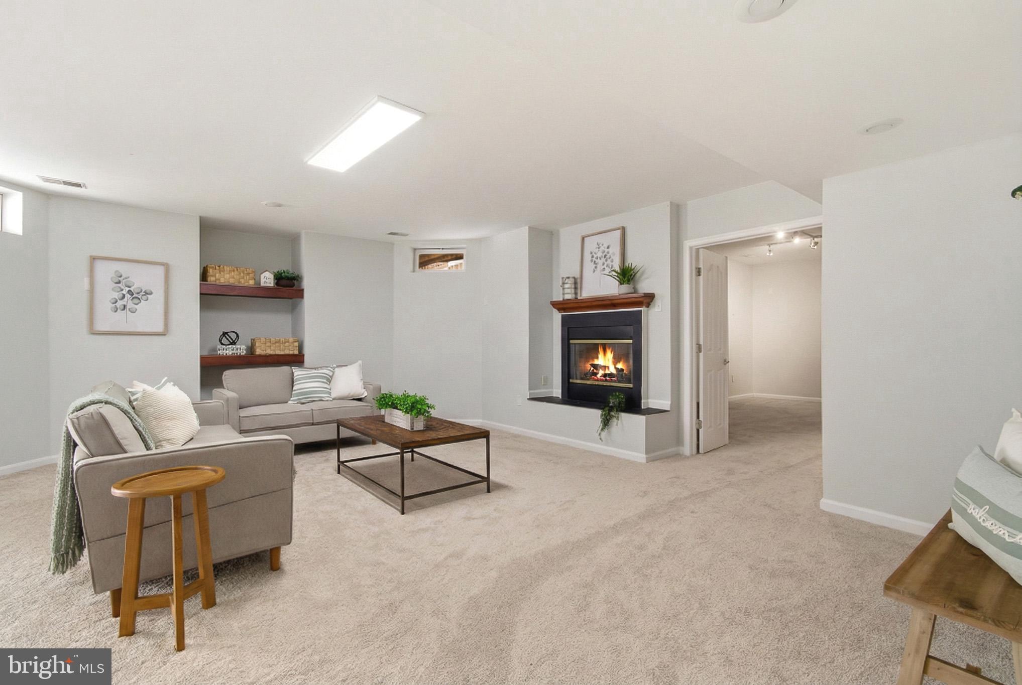 HOLLIFIELD ESTATES - Residential