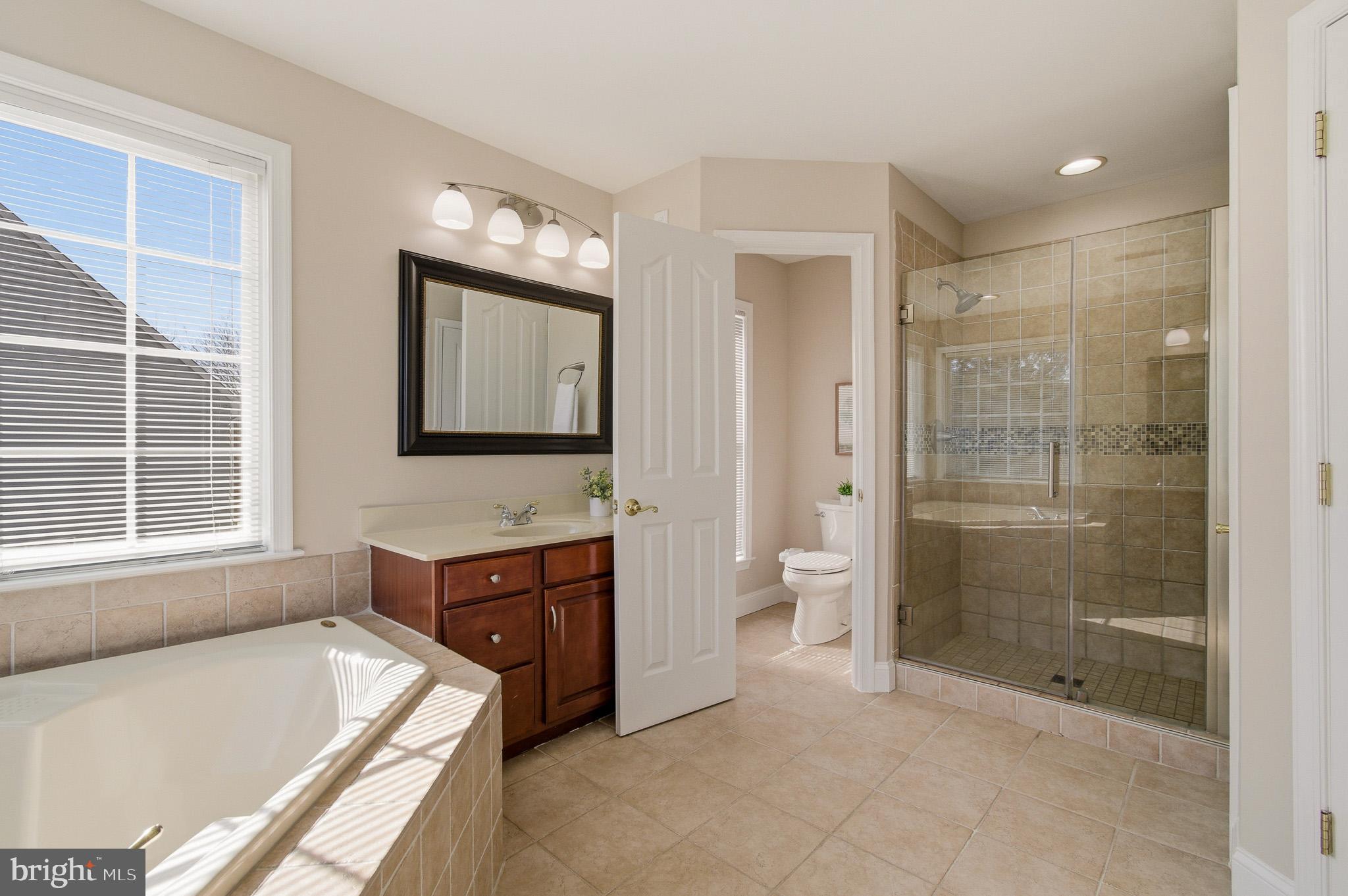 HOLLIFIELD ESTATES - Residential