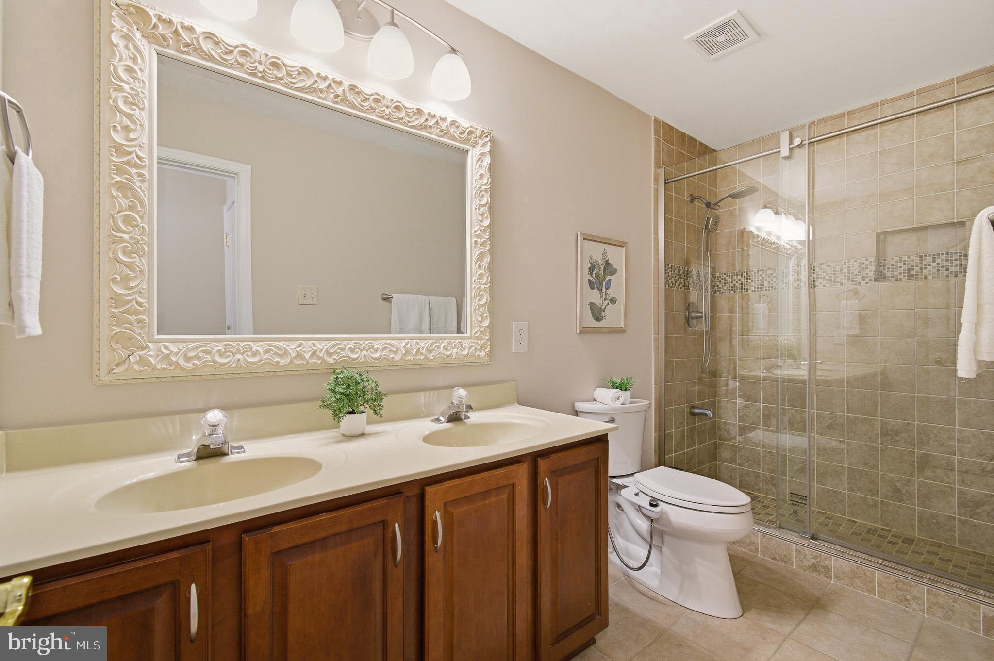 HOLLIFIELD ESTATES - Residential