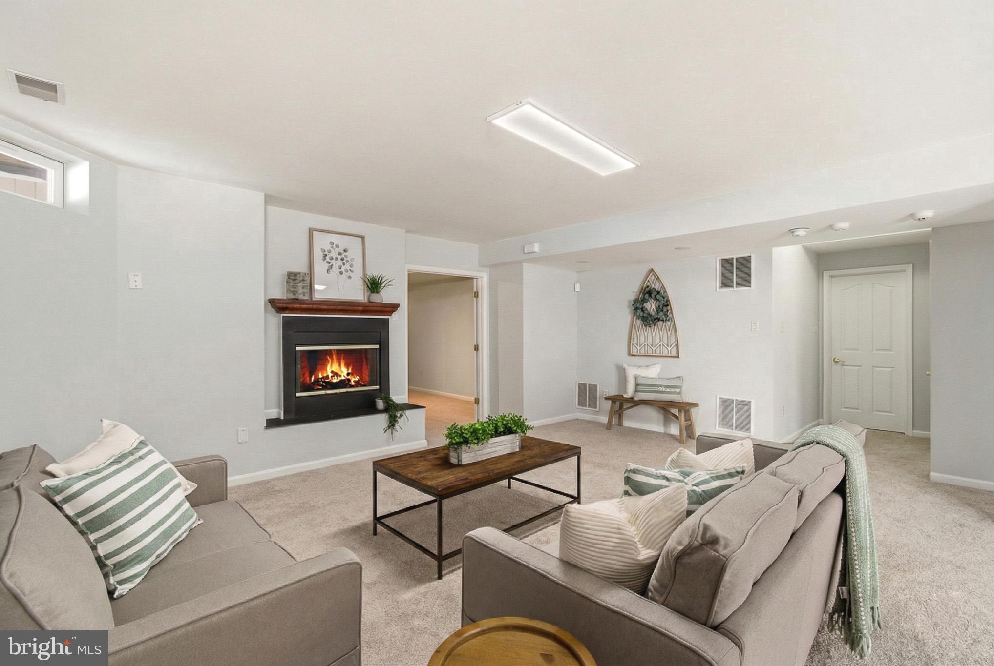 HOLLIFIELD ESTATES - Residential