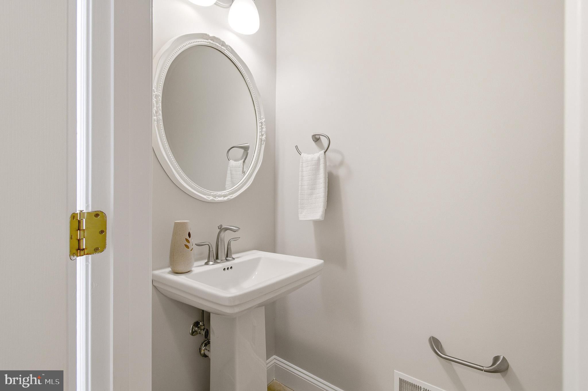 HOLLIFIELD ESTATES - Residential