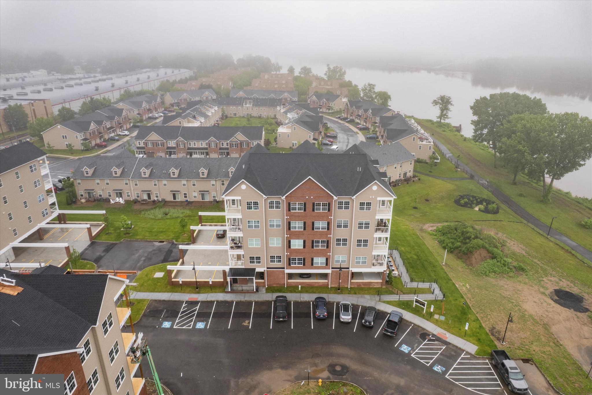 RADCLIFFE COURT - Residential