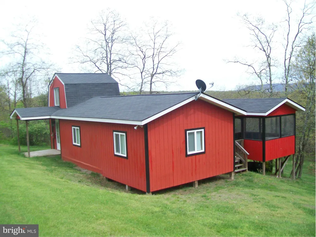 301 Piney Mtn Road, Romney, WV 26757