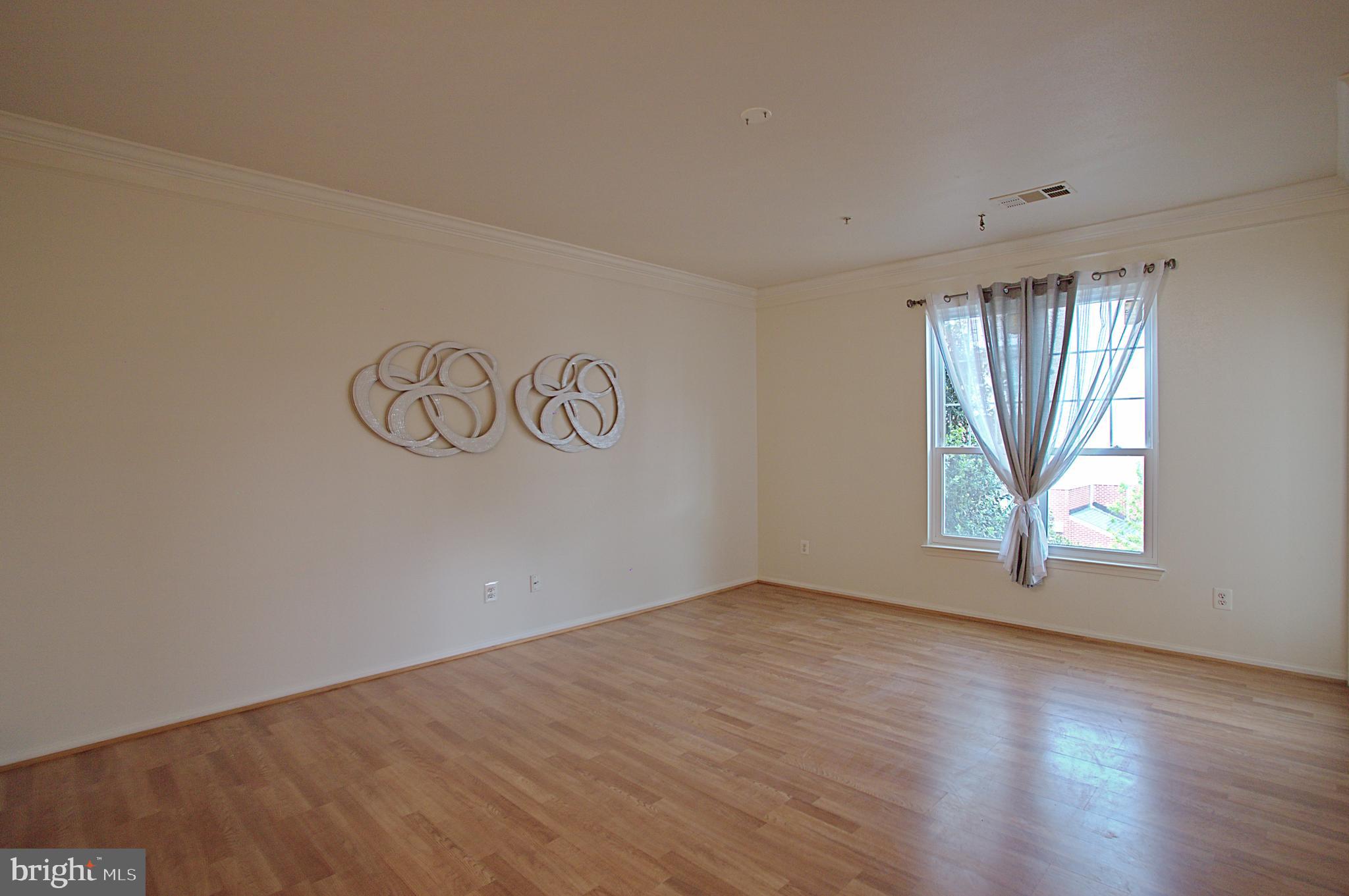 GATES OF MCLEAN - Residential