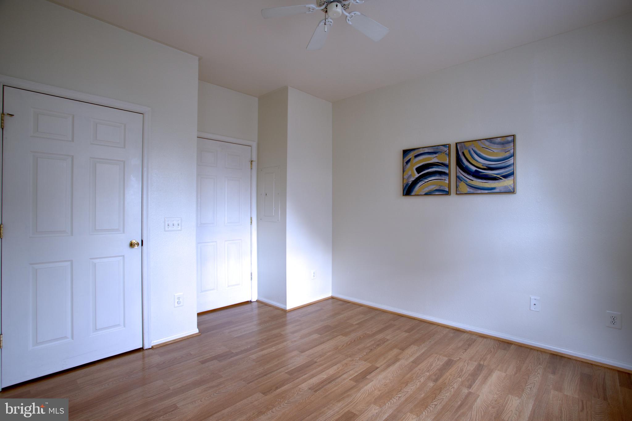 GATES OF MCLEAN - Residential