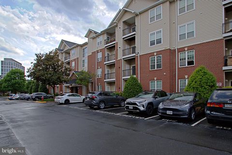 Photo of 1570 Spring Gate Drive #7215, MCLEAN, VA 22102 (MLS # VAFX2306408)