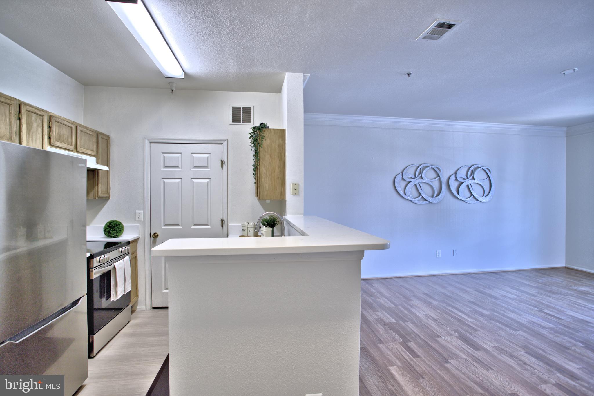 GATES OF MCLEAN - Residential