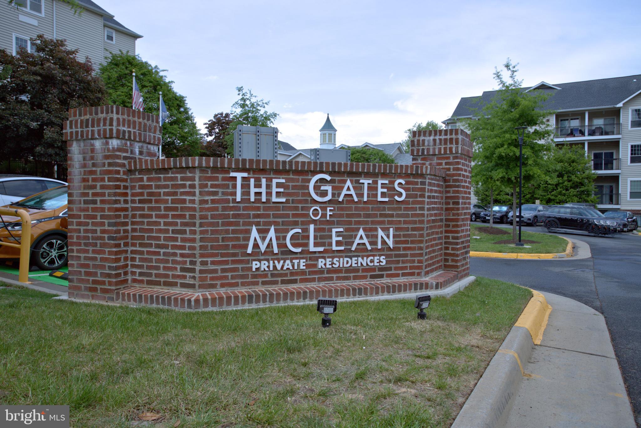 GATES OF MCLEAN - Residential