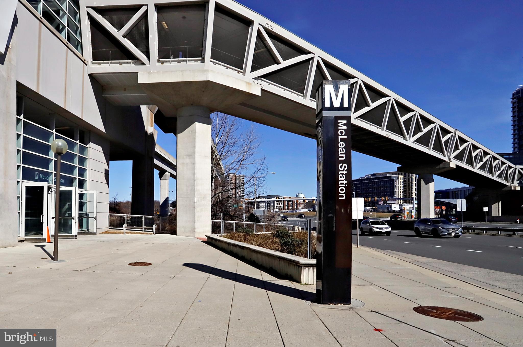 GATES OF MCLEAN - Residential