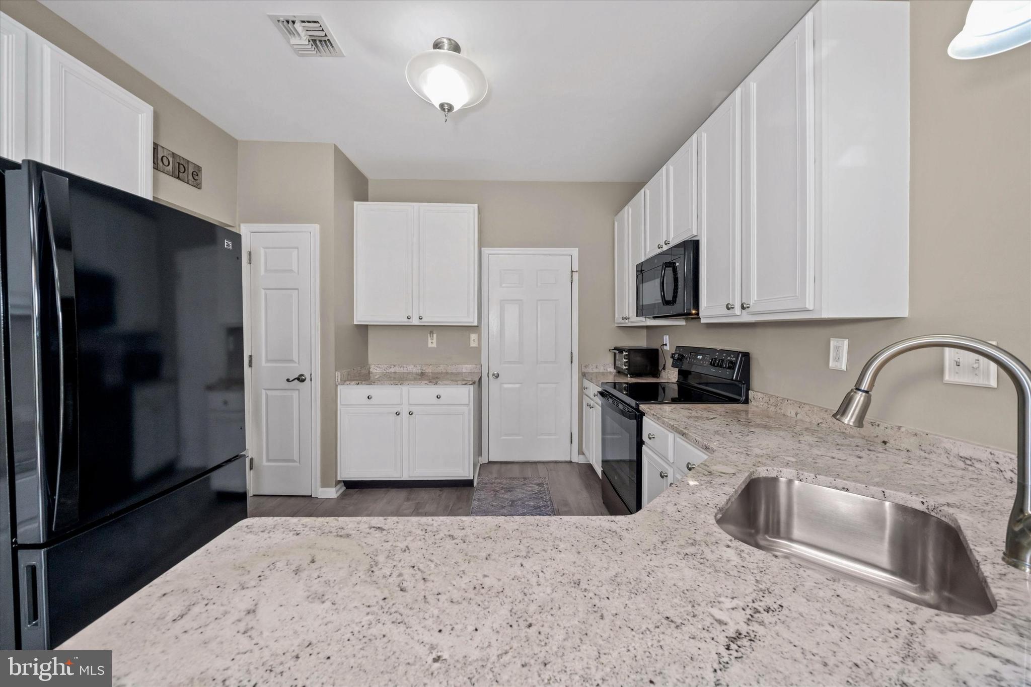 FOX HILL FARM - Residential