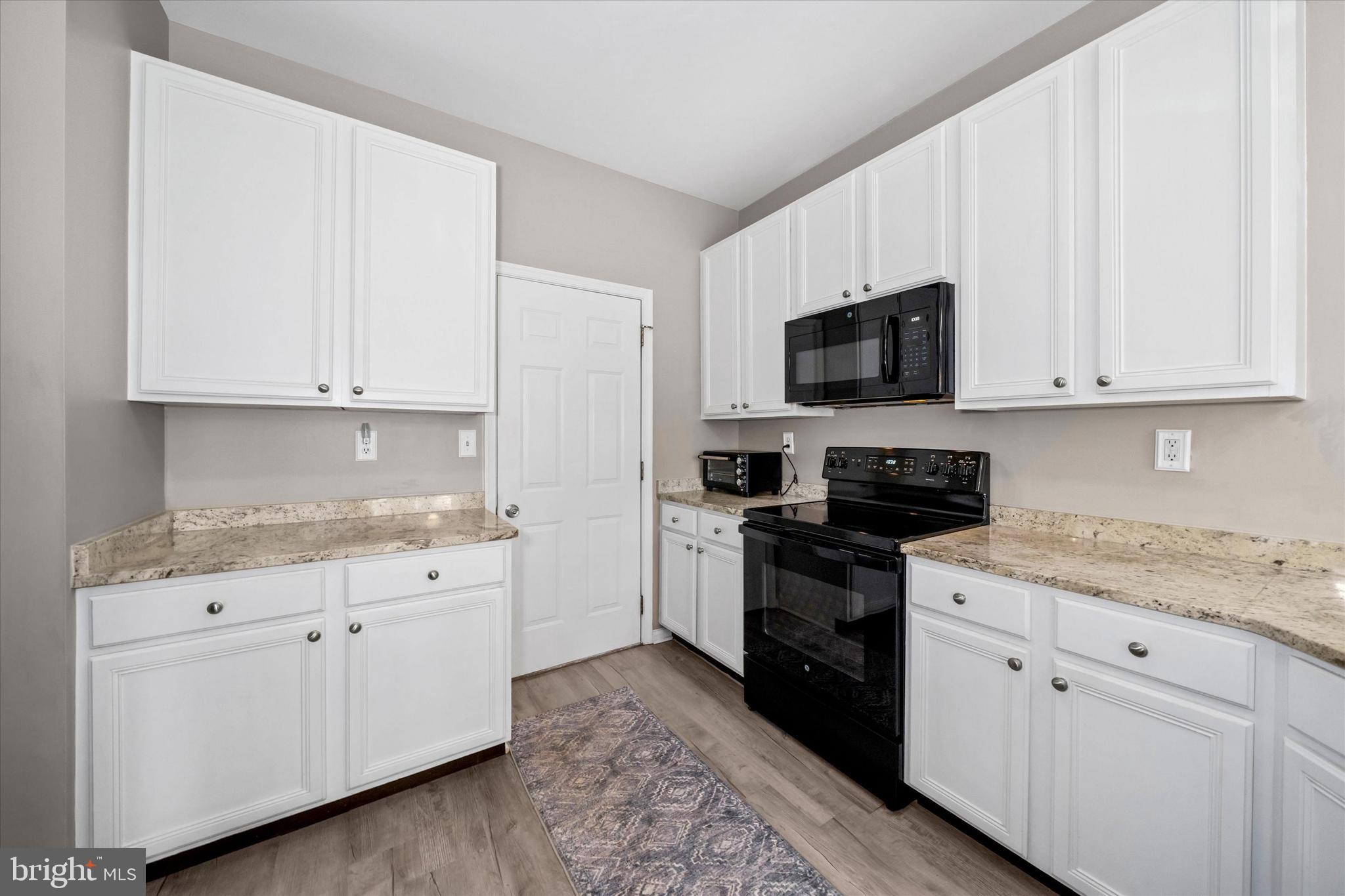 FOX HILL FARM - Residential