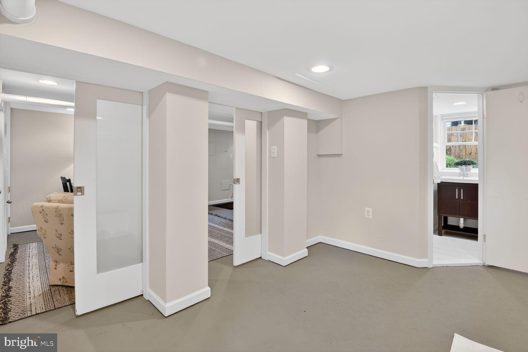 KENSINGTON - Residential