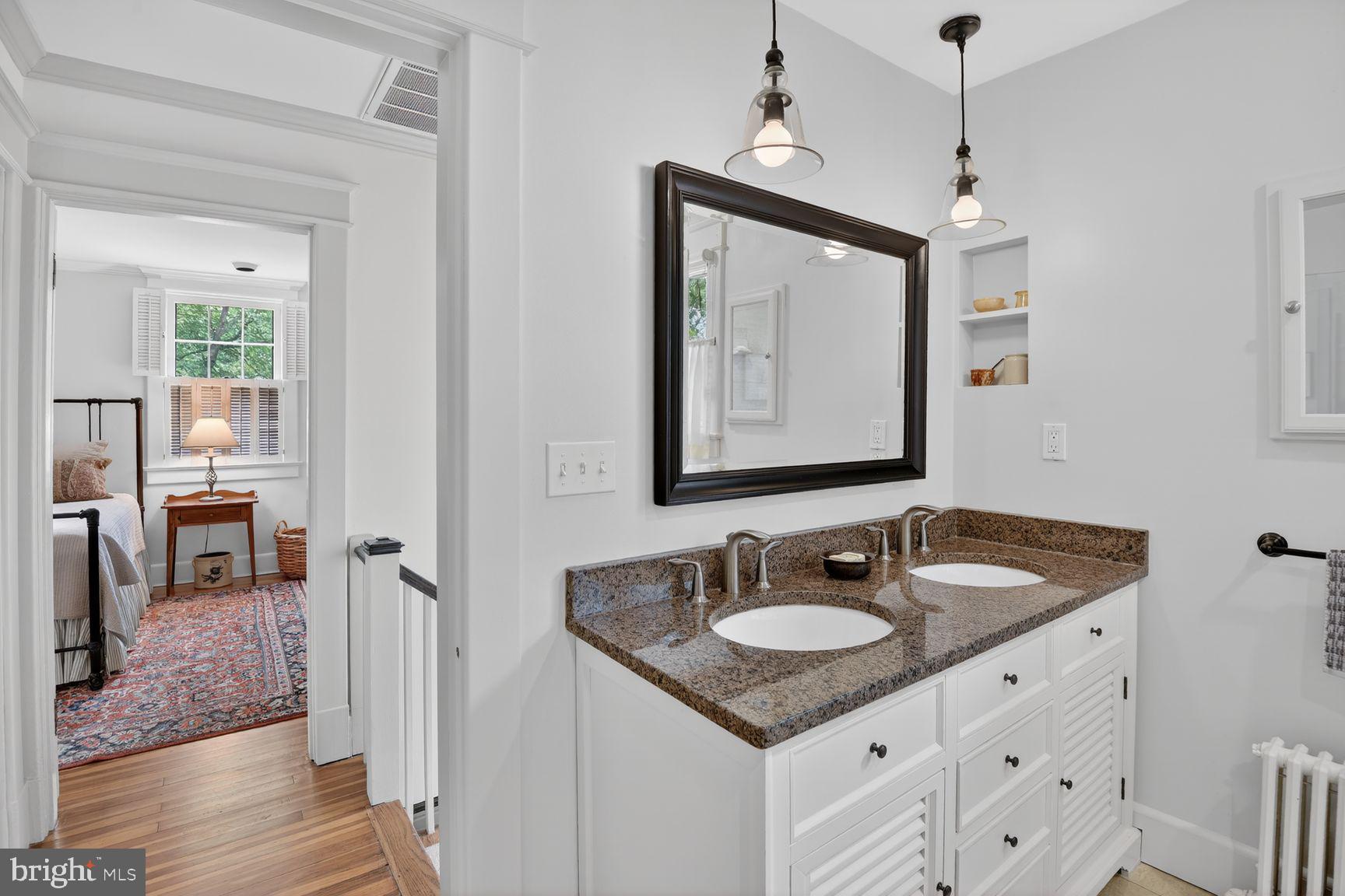 KENSINGTON - Residential