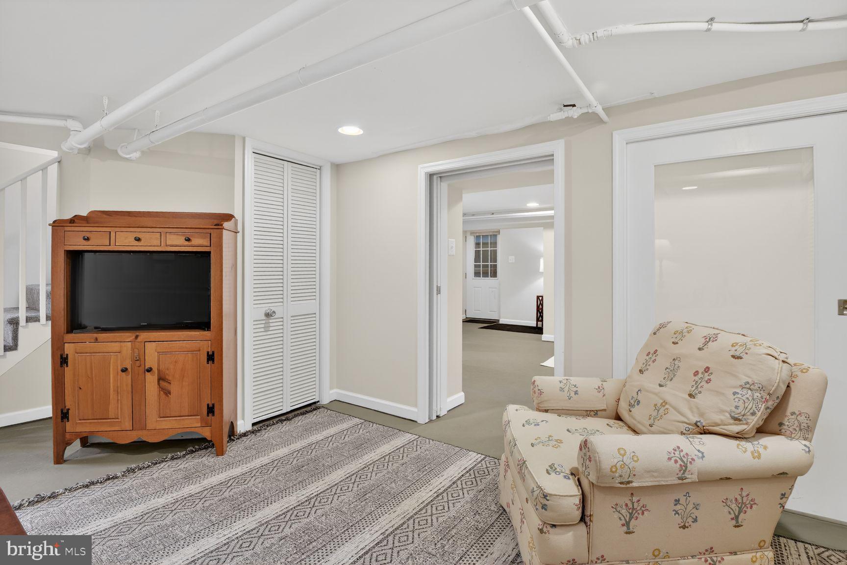 KENSINGTON - Residential