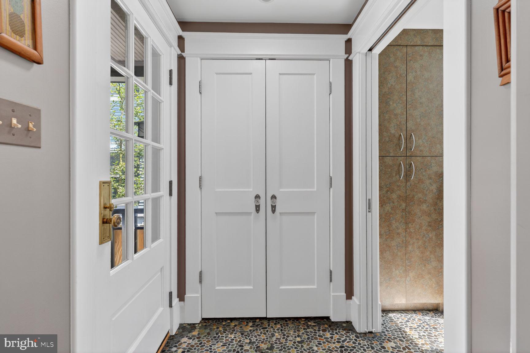 KENSINGTON - Residential