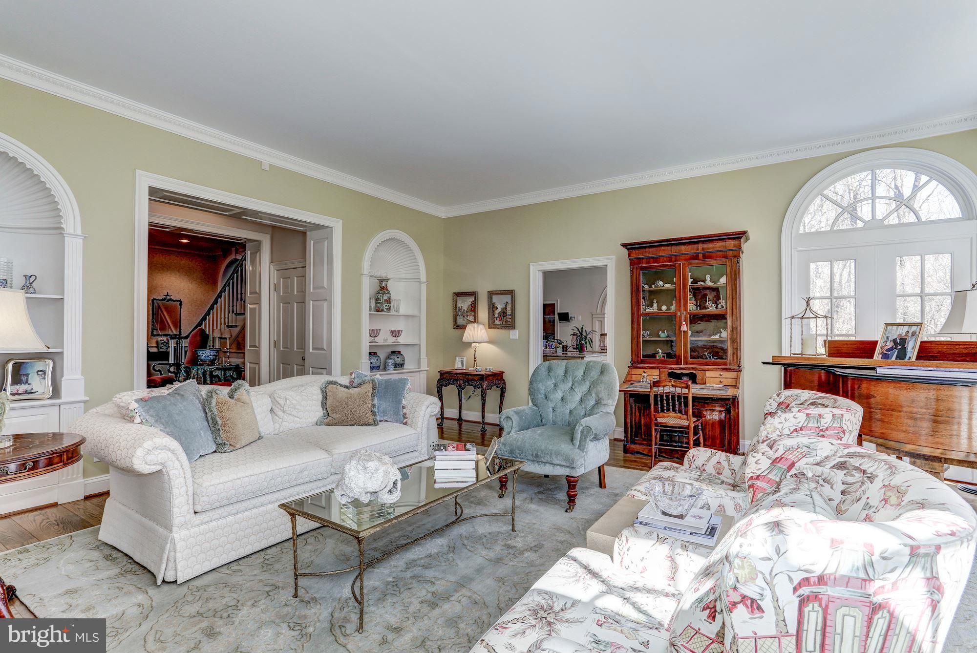 HUNTER'S CREST - Residential