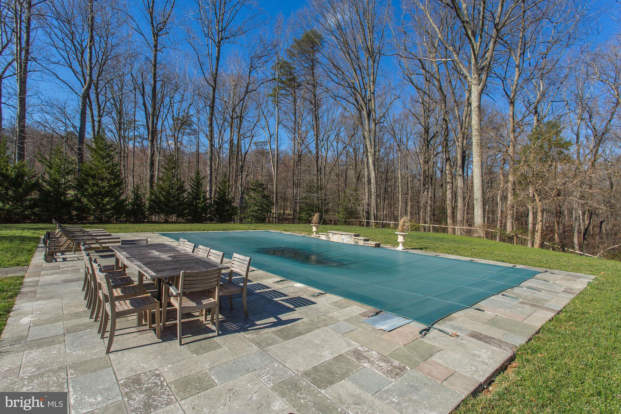 HUNTER'S CREST - Residential