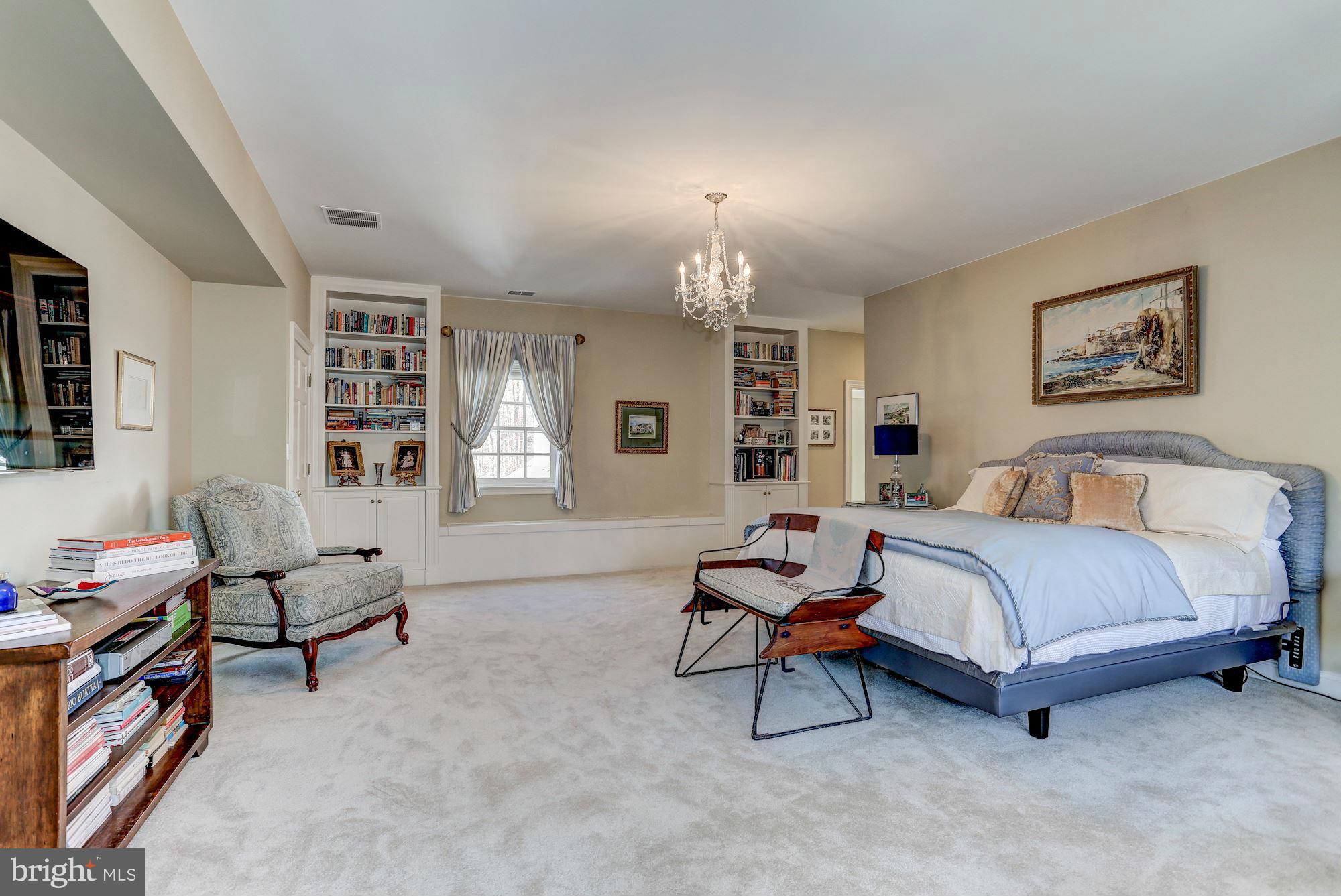 HUNTER'S CREST - Residential