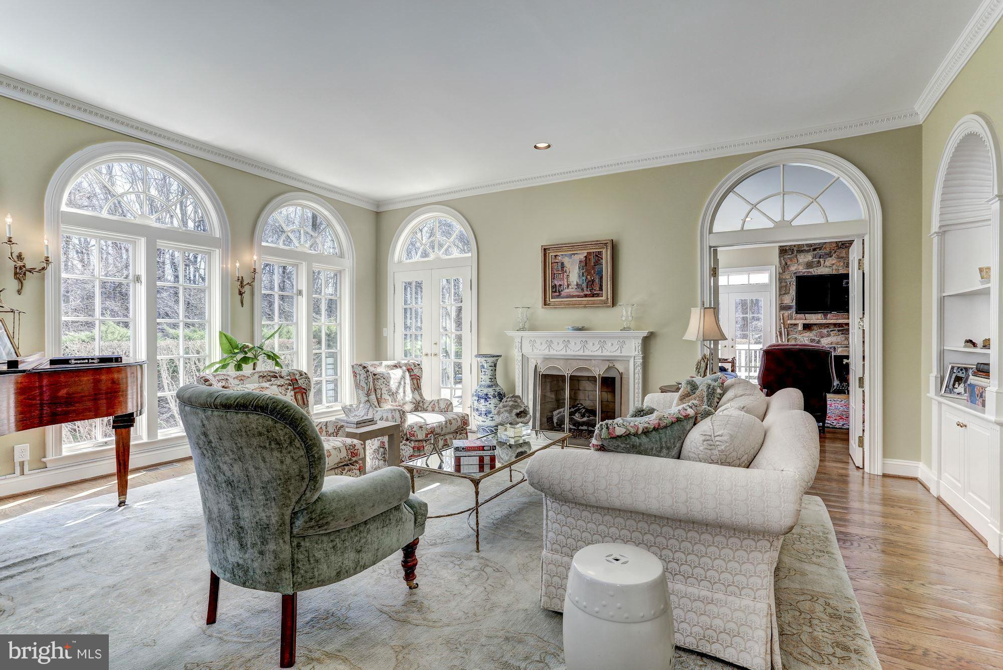 HUNTER'S CREST - Residential