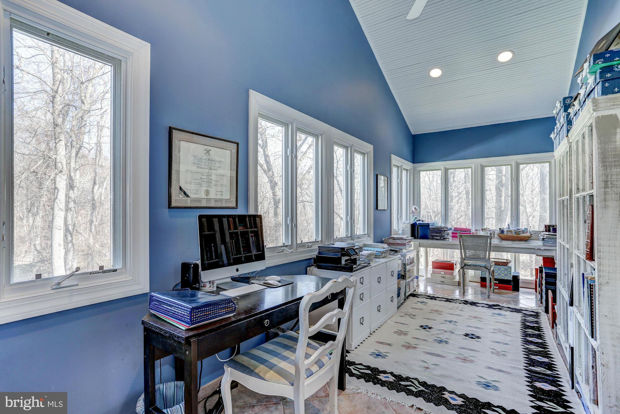 HUNTER'S CREST - Residential