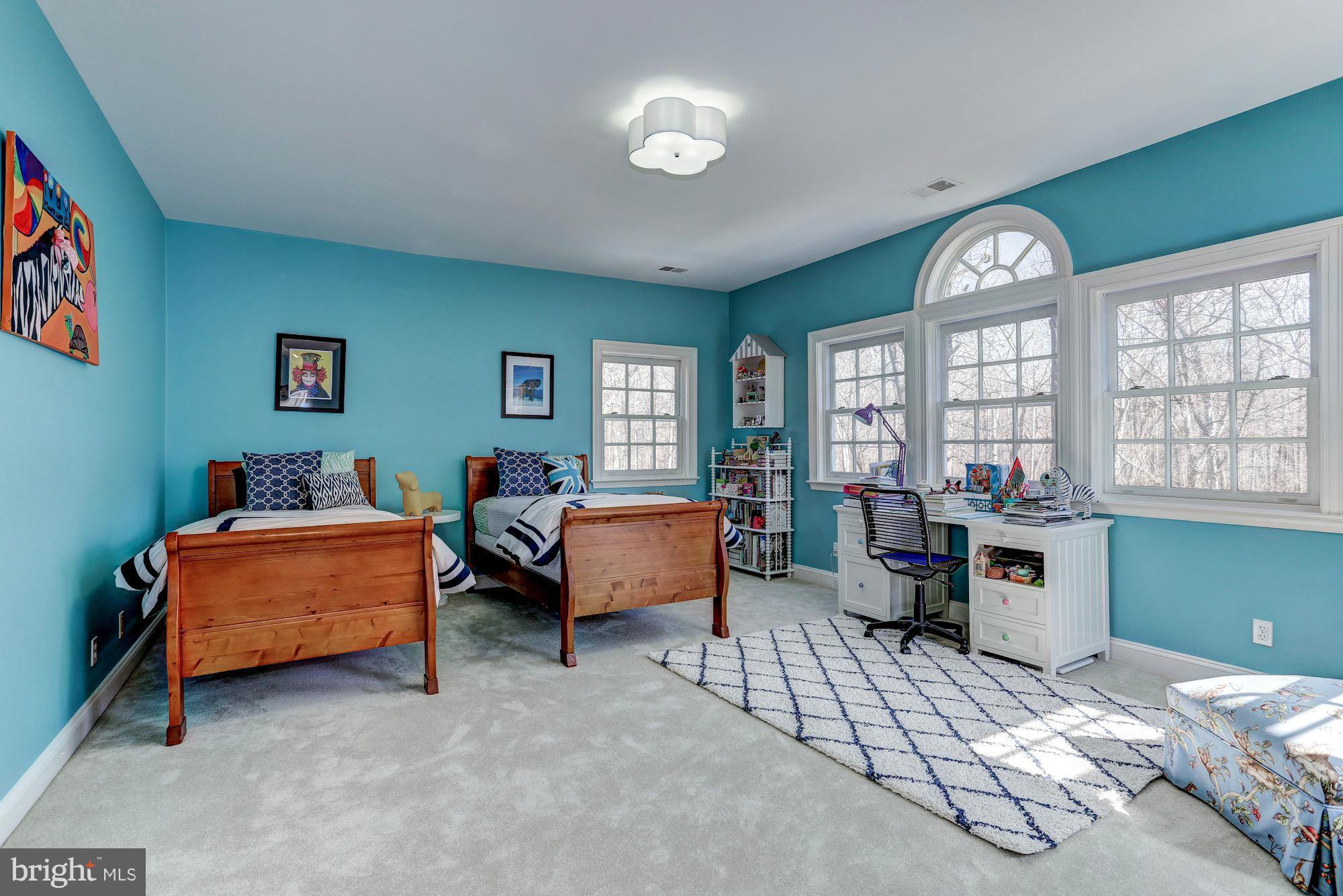 HUNTER'S CREST - Residential