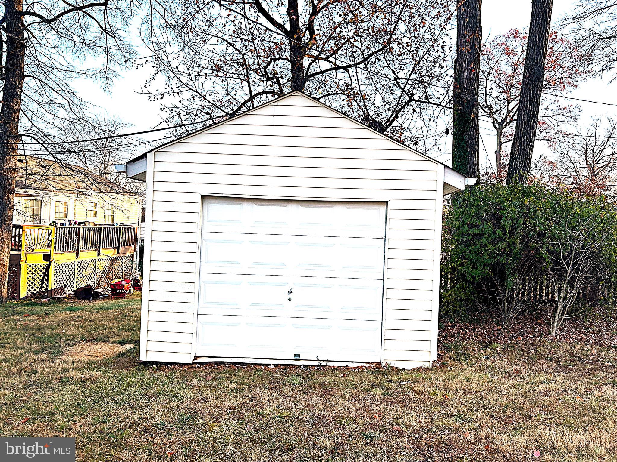 SNOWDEN OAKS - Residential