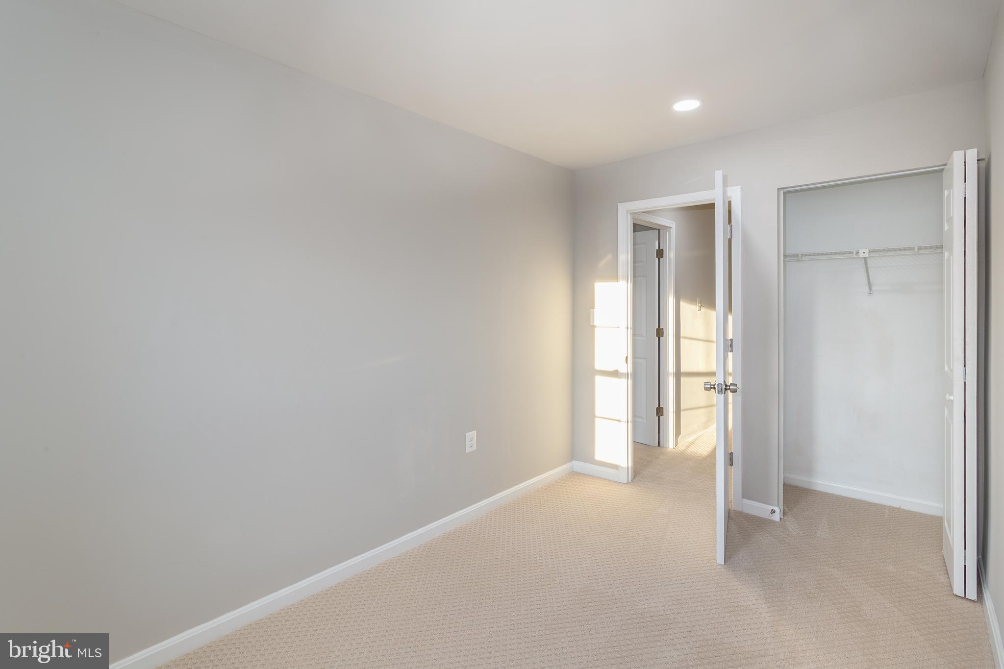 STONINGTON - Residential