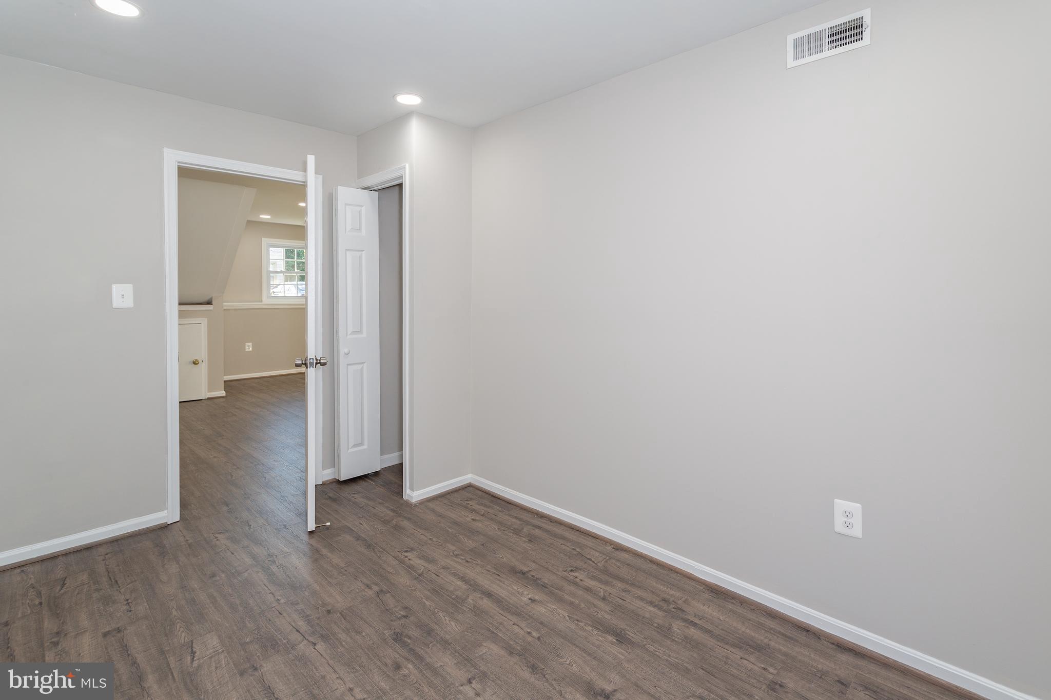 STONINGTON - Residential