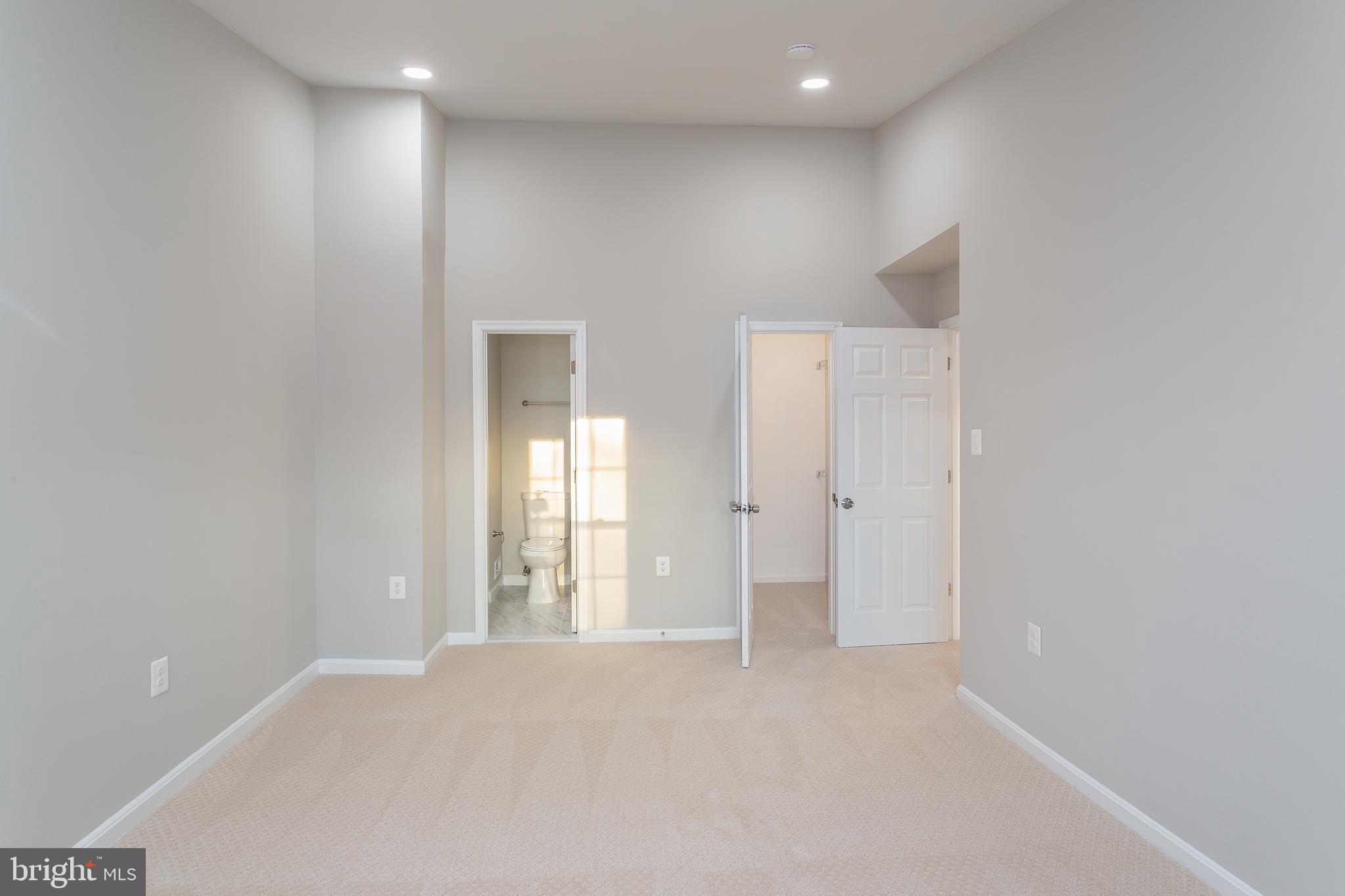 STONINGTON - Residential