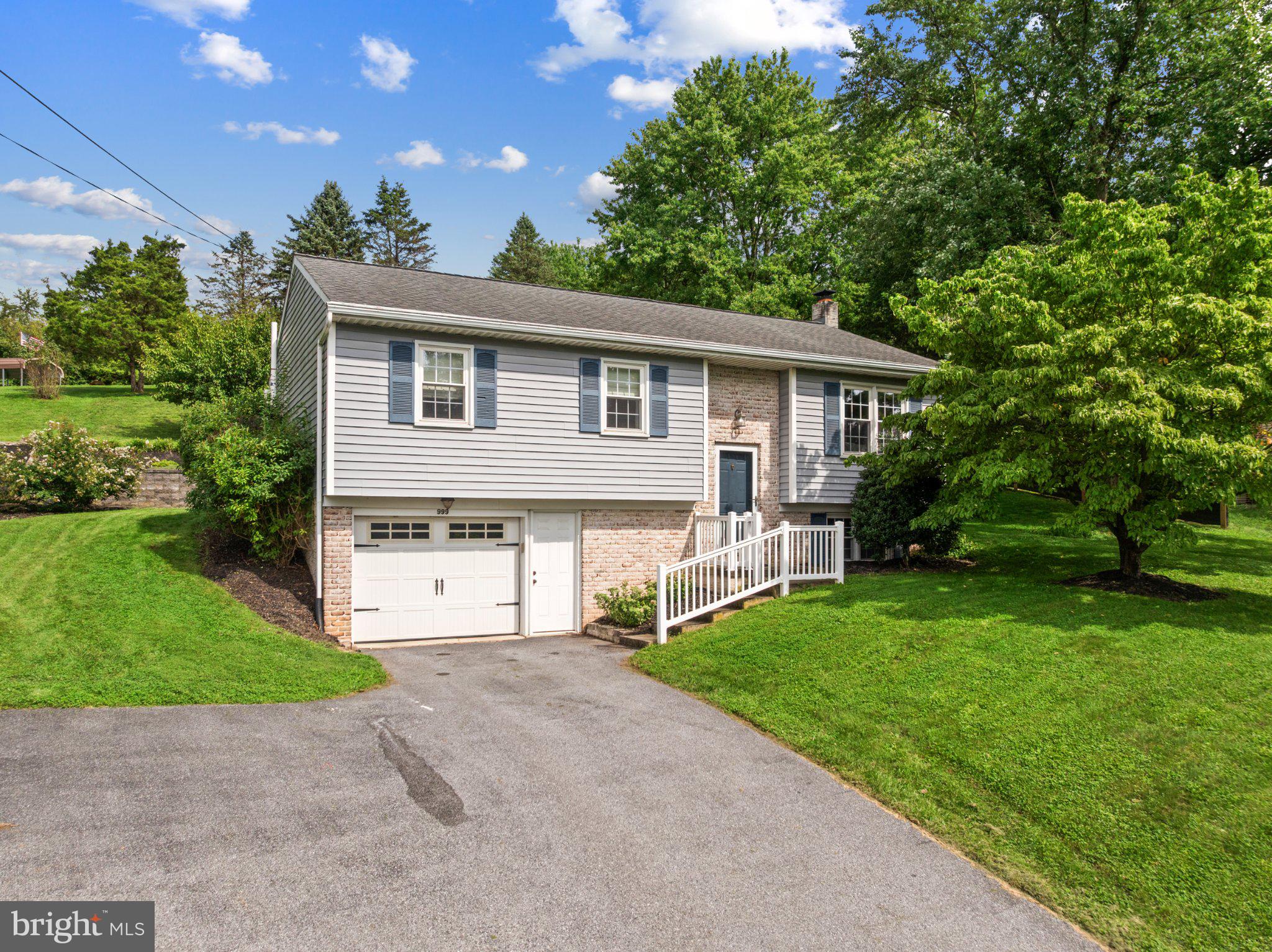 999 WHITE OAK ROAD