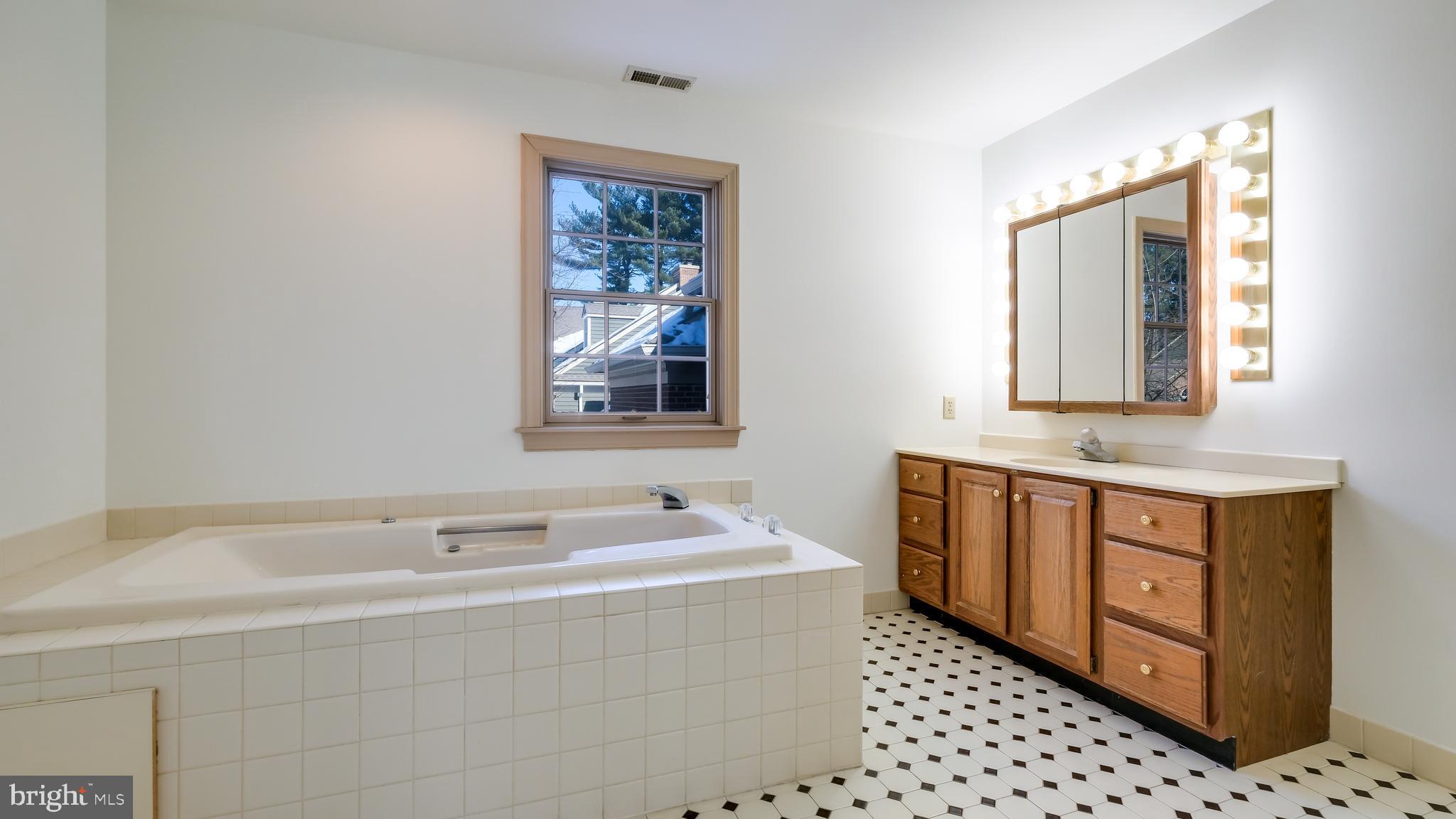 TEVERSALL - Residential