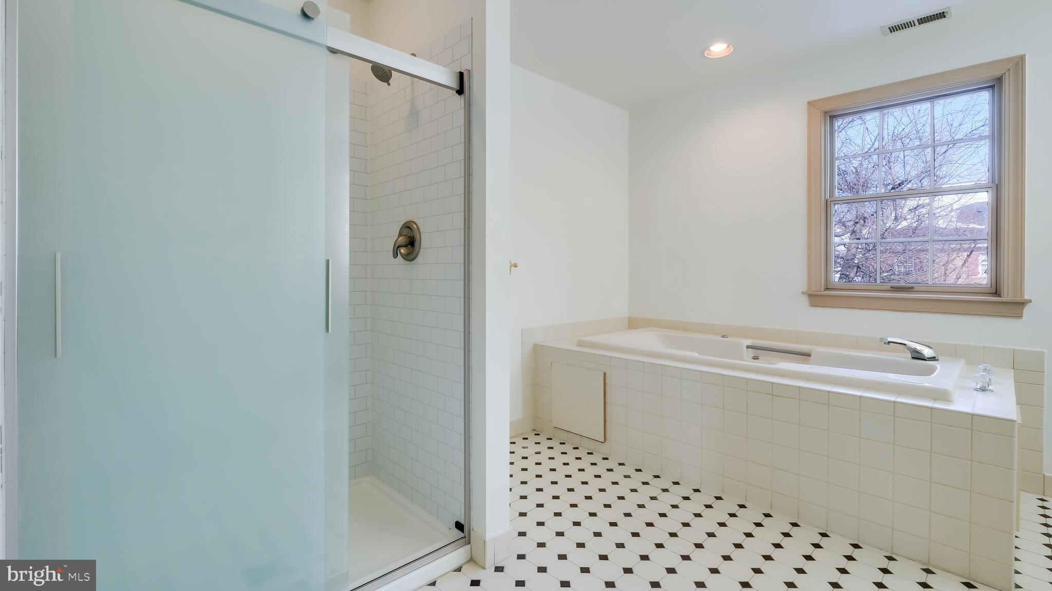 TEVERSALL - Residential