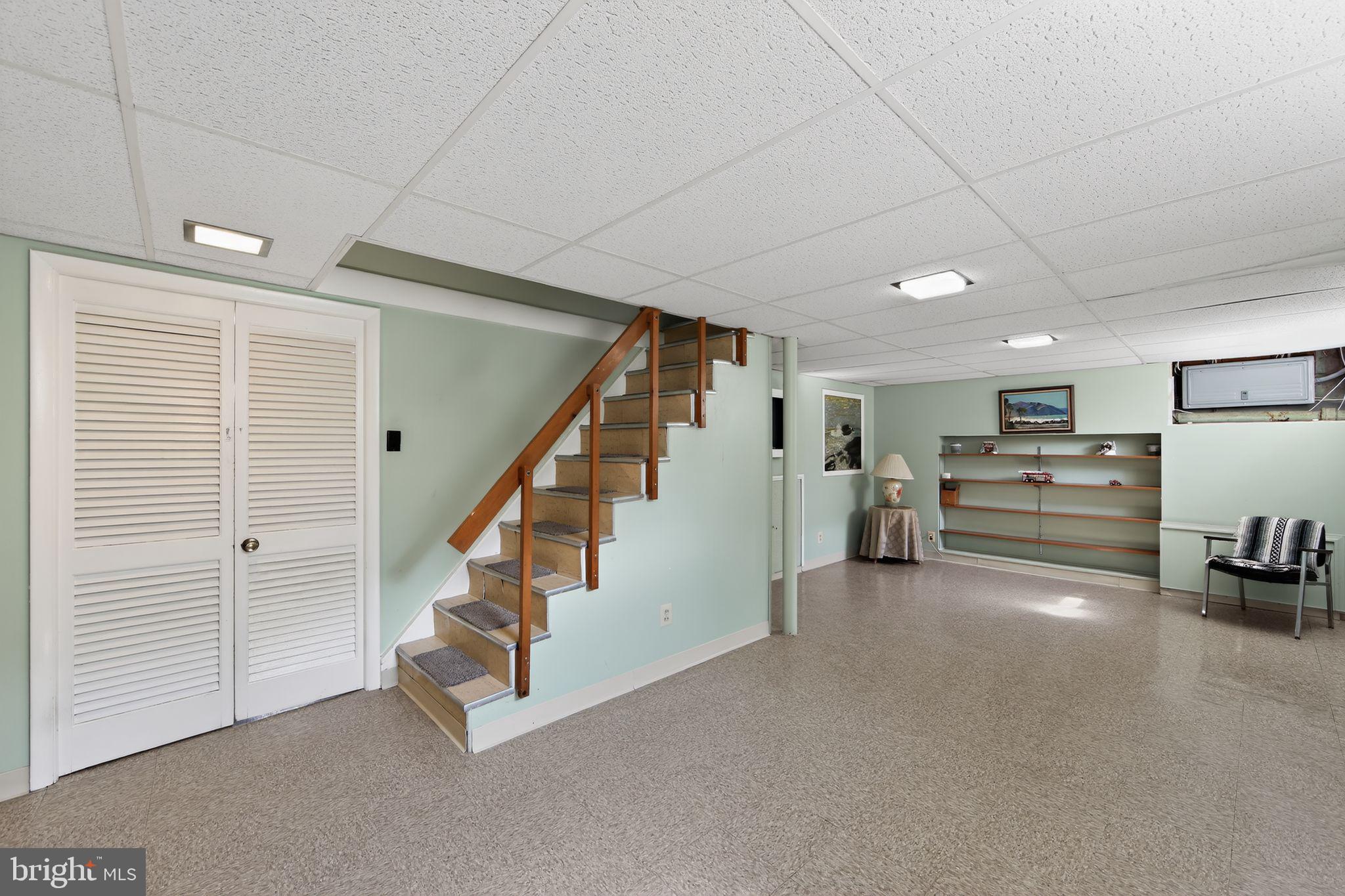 MORELAND MANOR - Residential