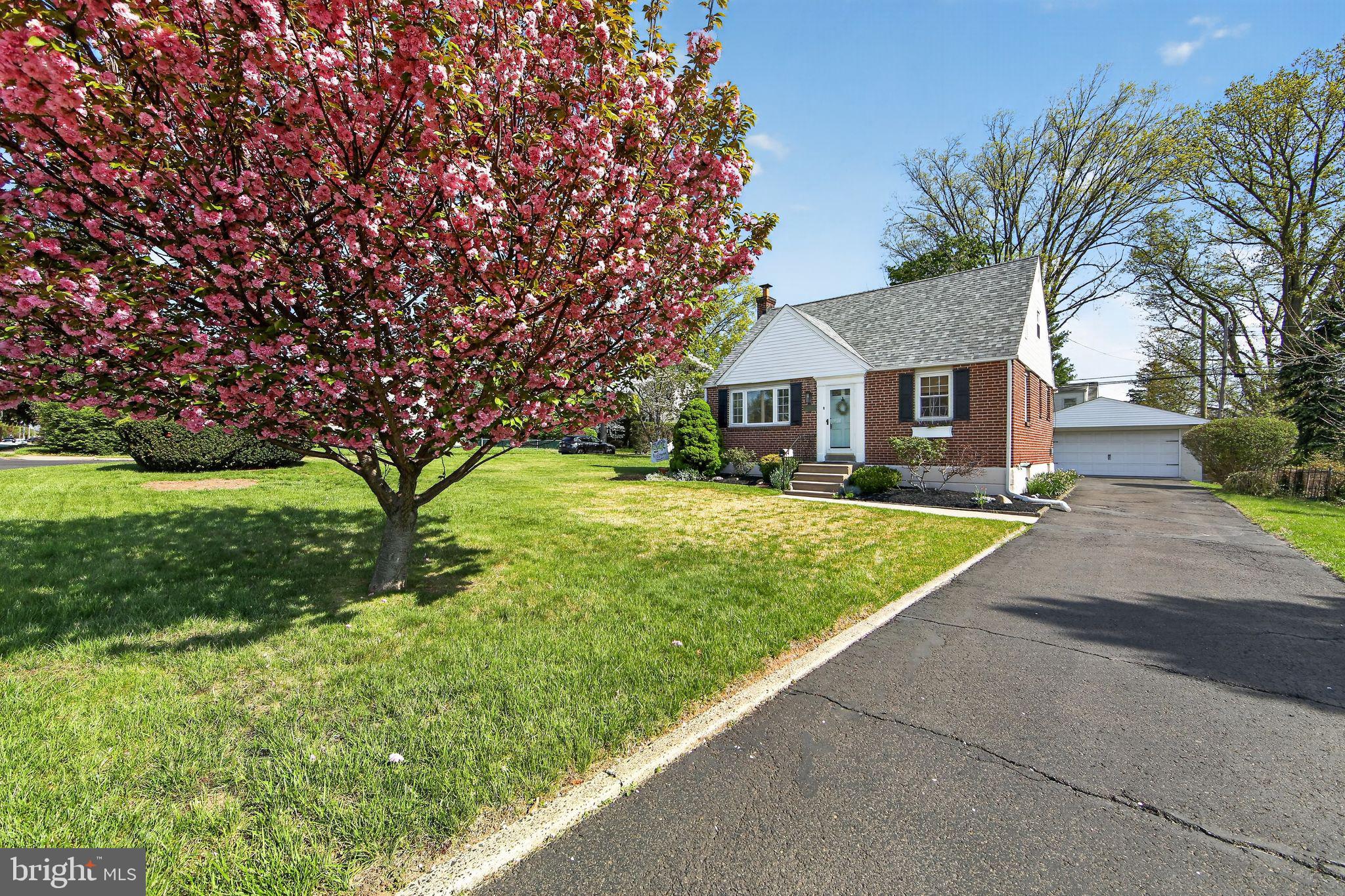 MORELAND MANOR - Residential
