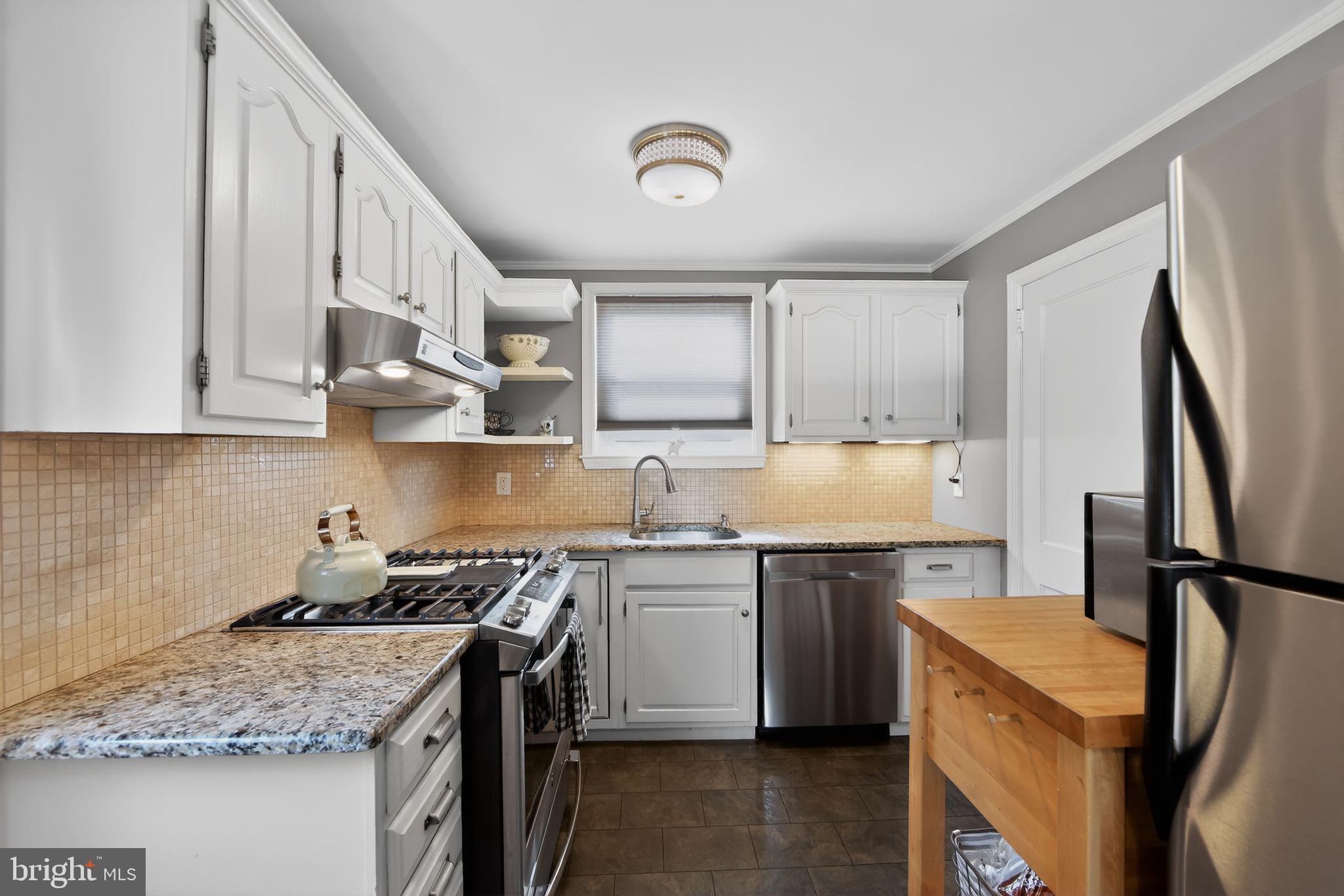 MORELAND MANOR - Residential