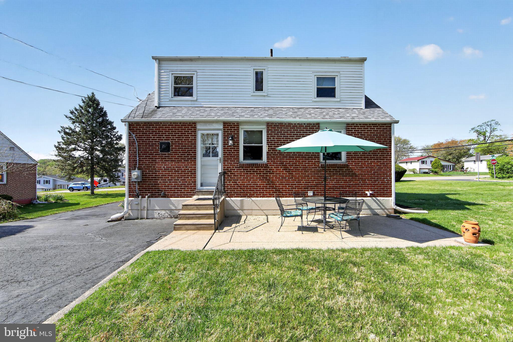 MORELAND MANOR - Residential