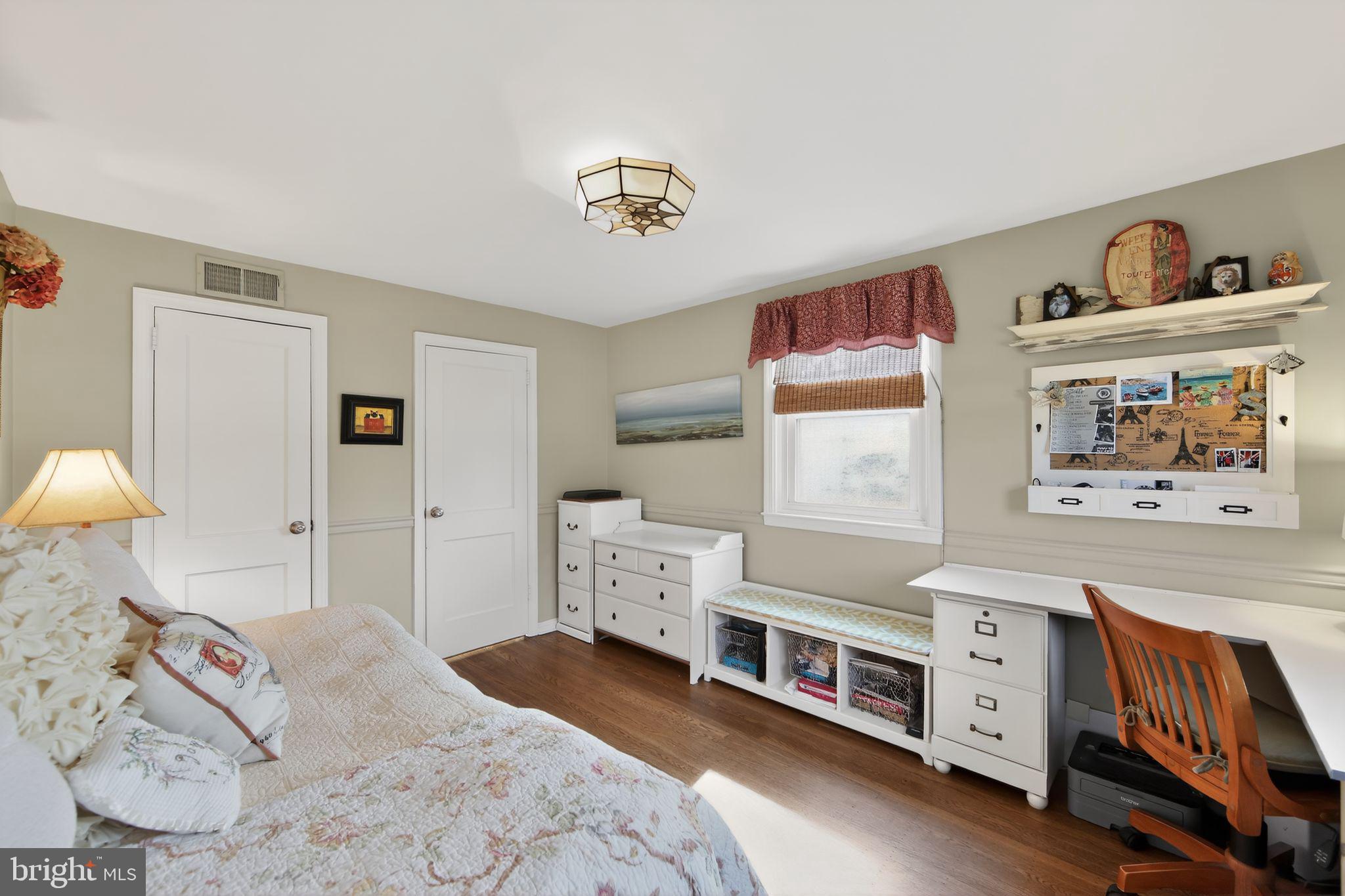 MORELAND MANOR - Residential