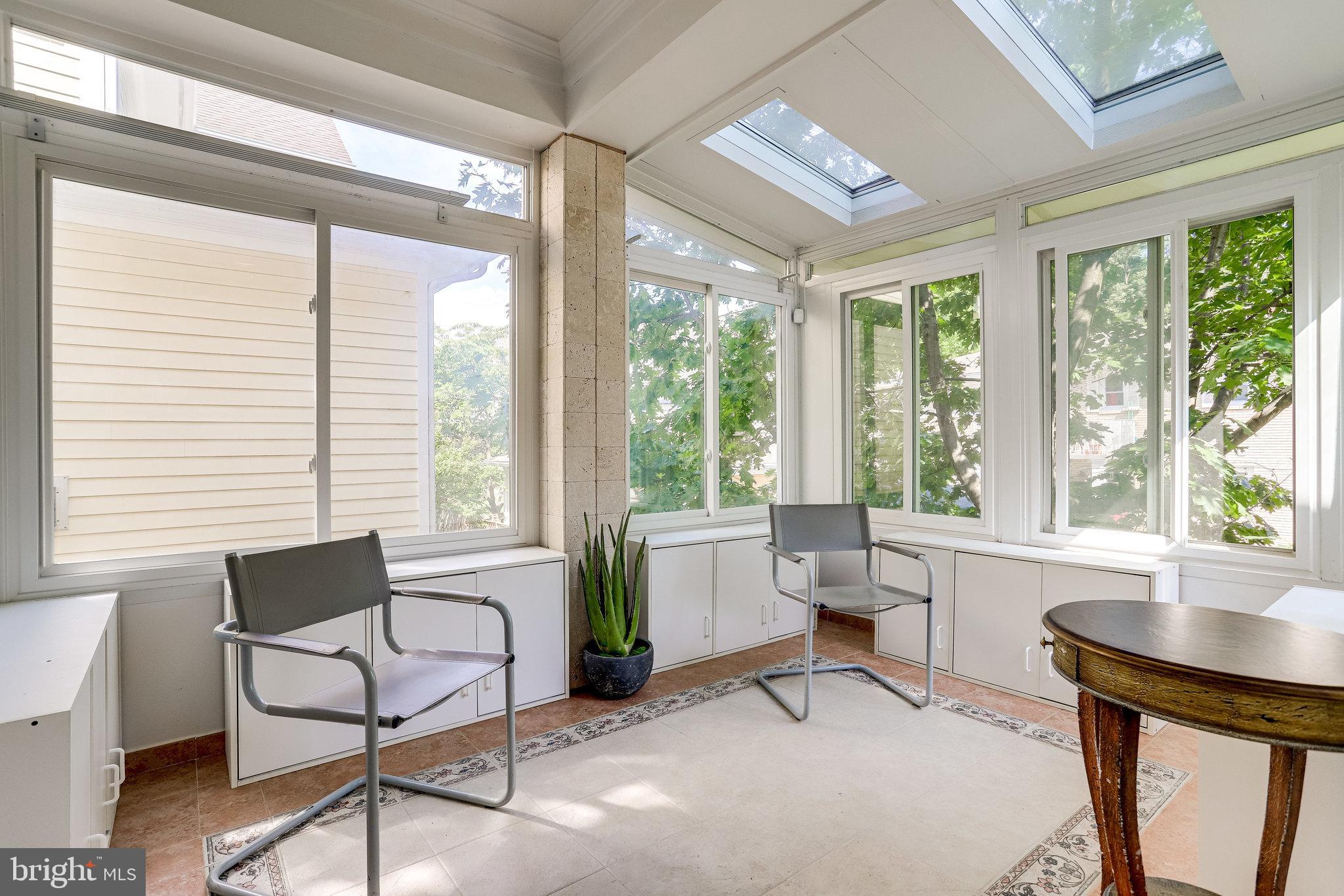 JOHNSONS HILL - Residential