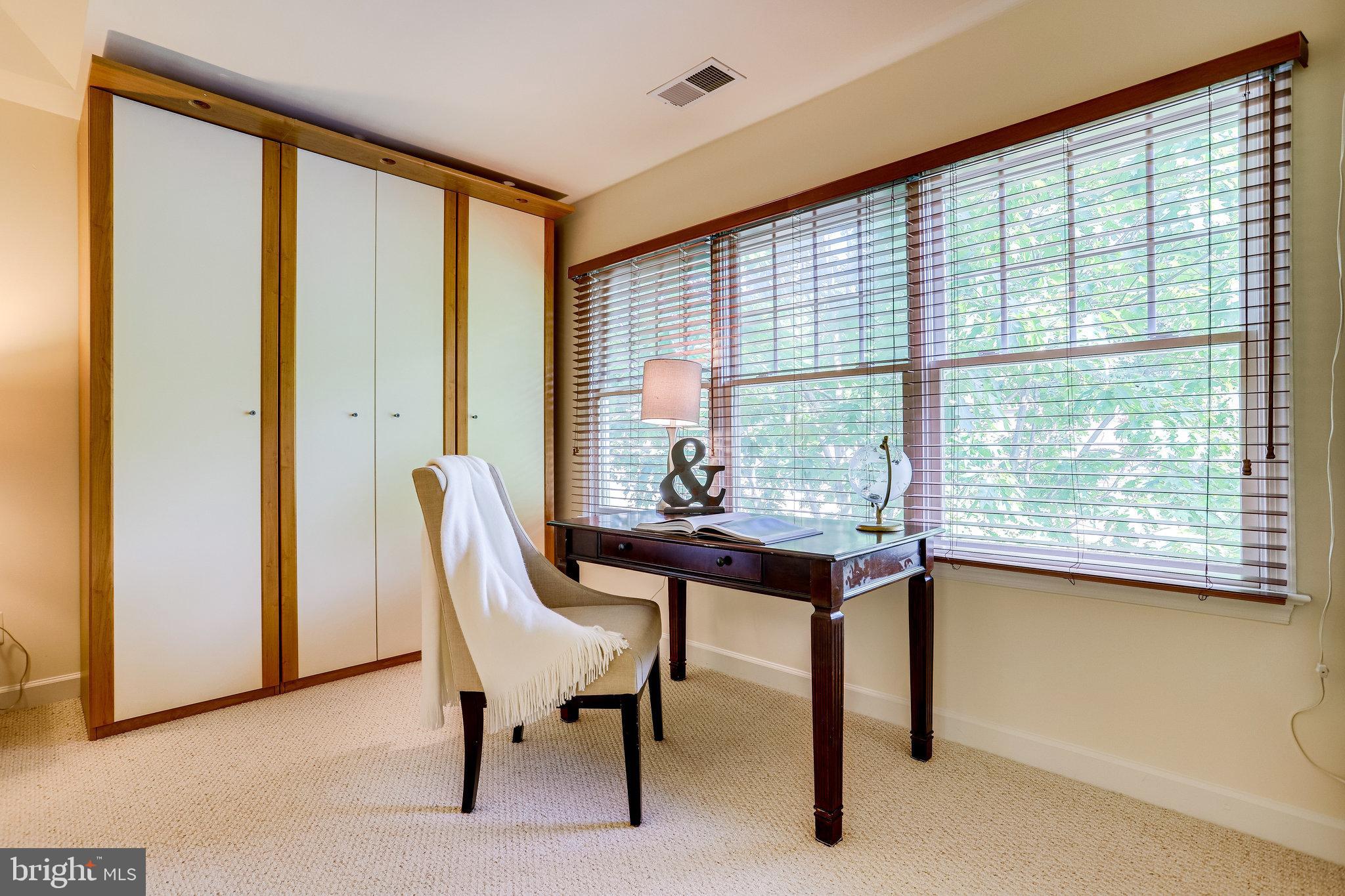 JOHNSONS HILL - Residential