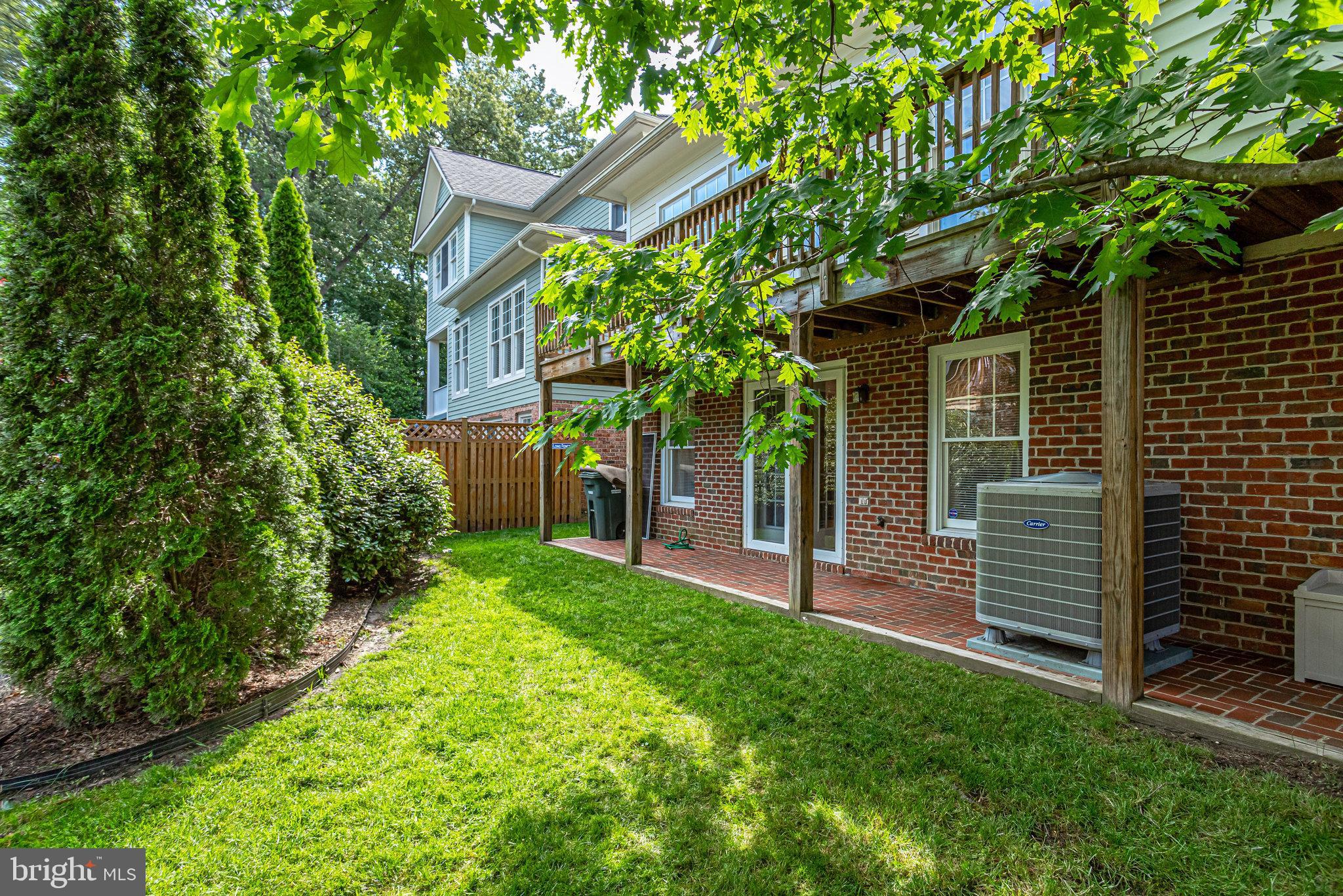 JOHNSONS HILL - Residential