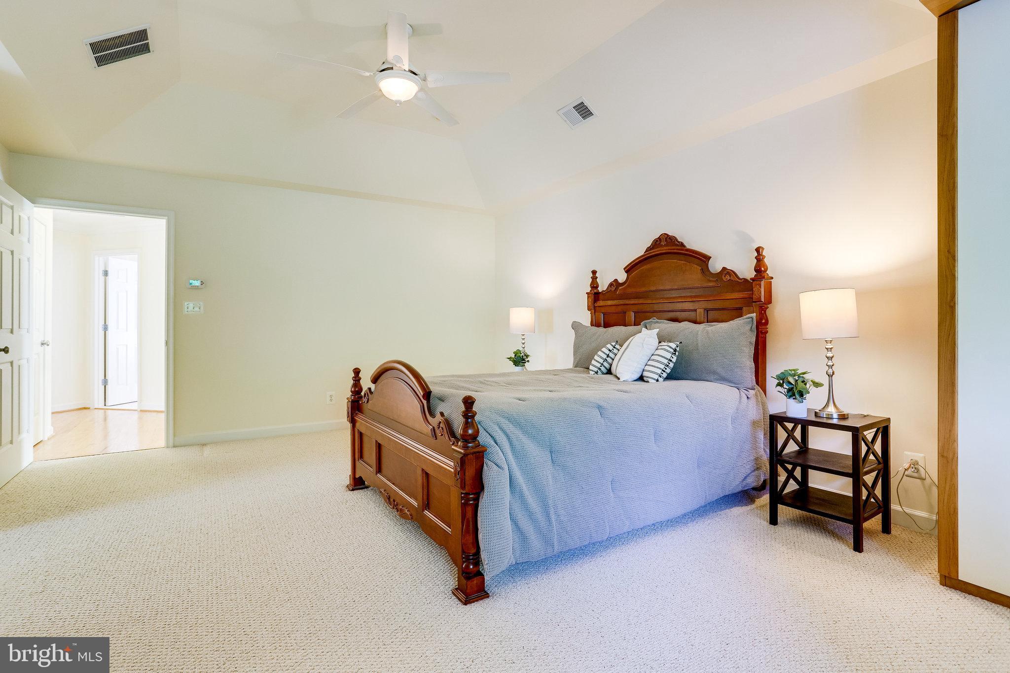 JOHNSONS HILL - Residential