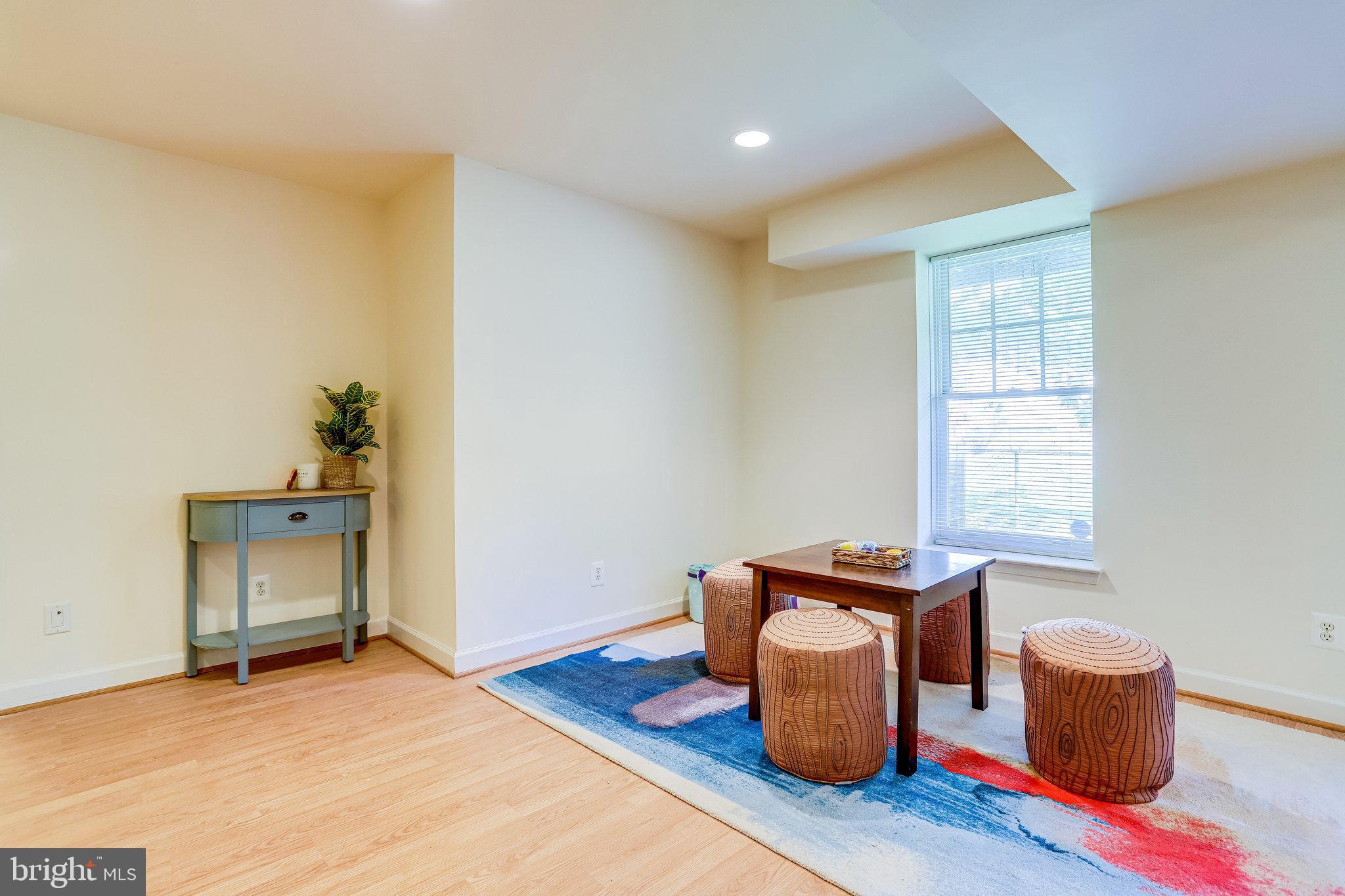 JOHNSONS HILL - Residential