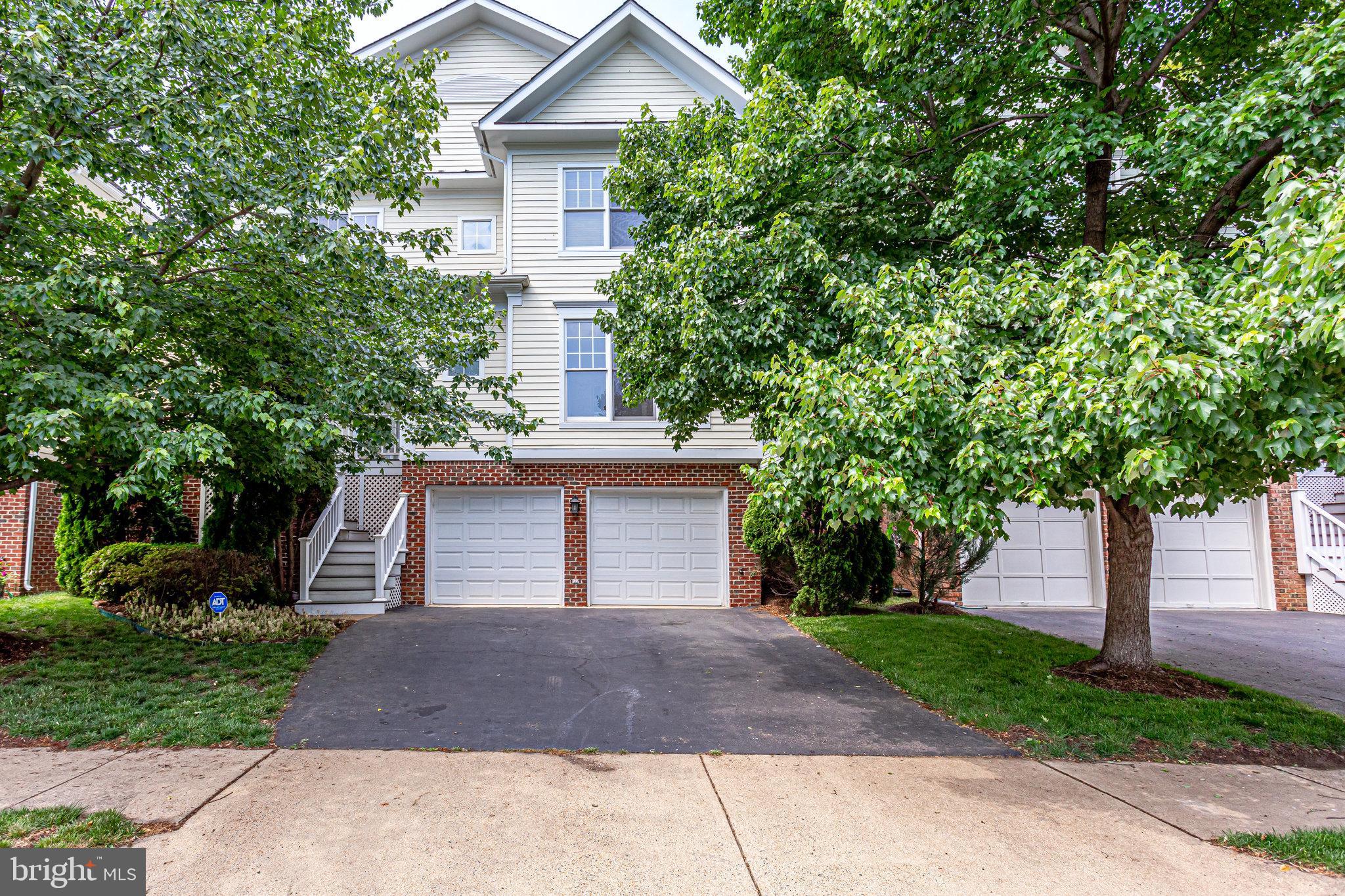 JOHNSONS HILL - Residential